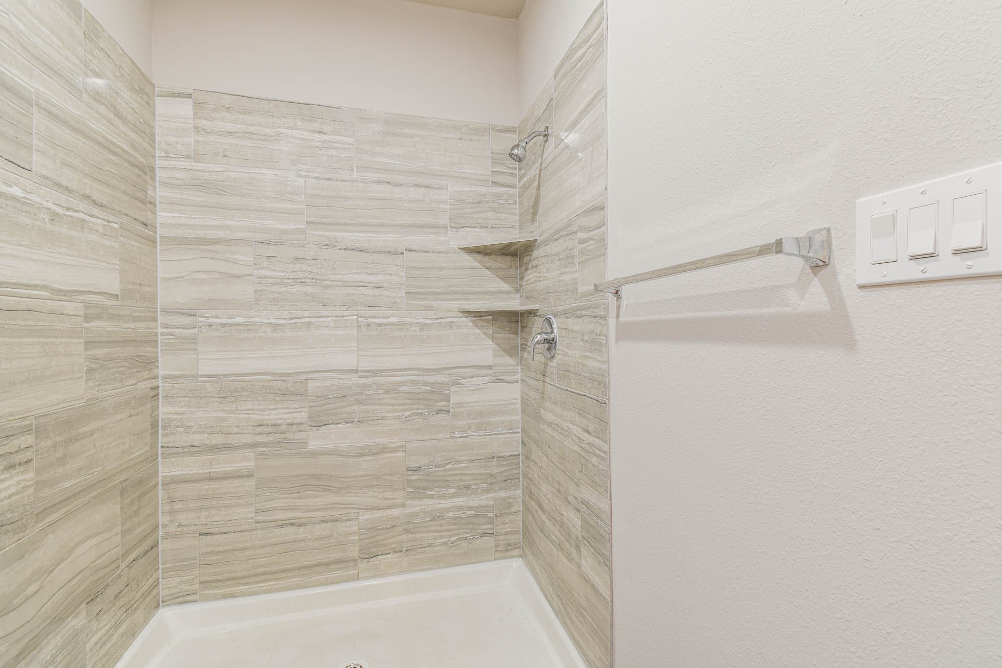 15633 Sycamore Dr Property Photo 3