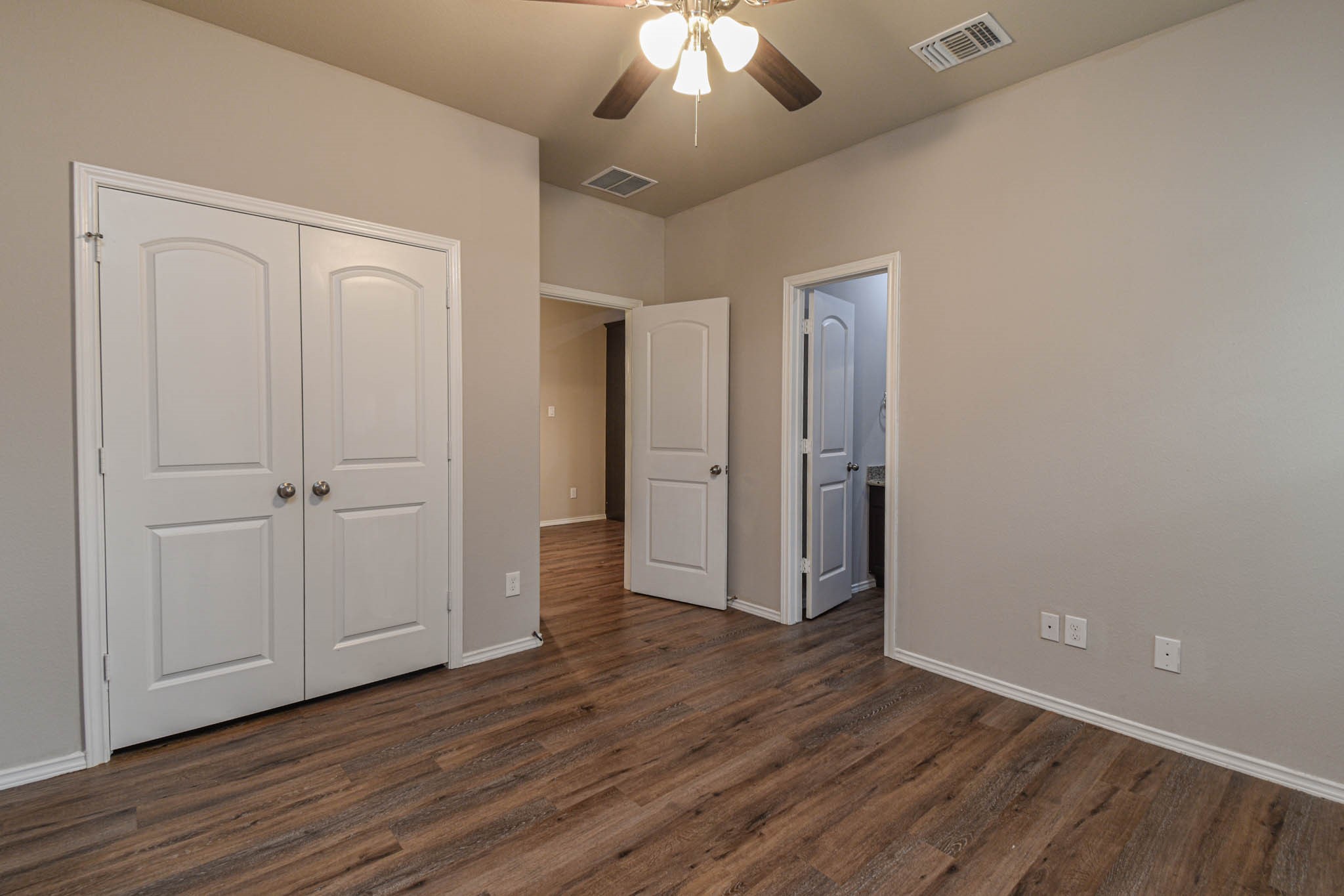15633 Sycamore Dr Property Photo 5
