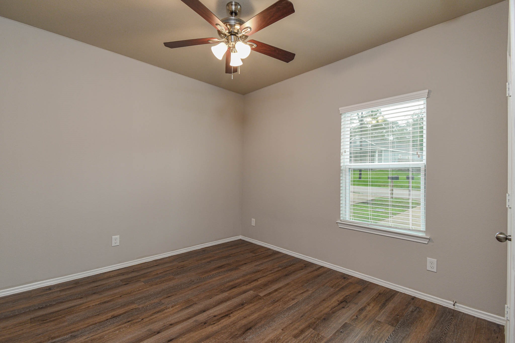 15633 Sycamore Dr Property Photo 12