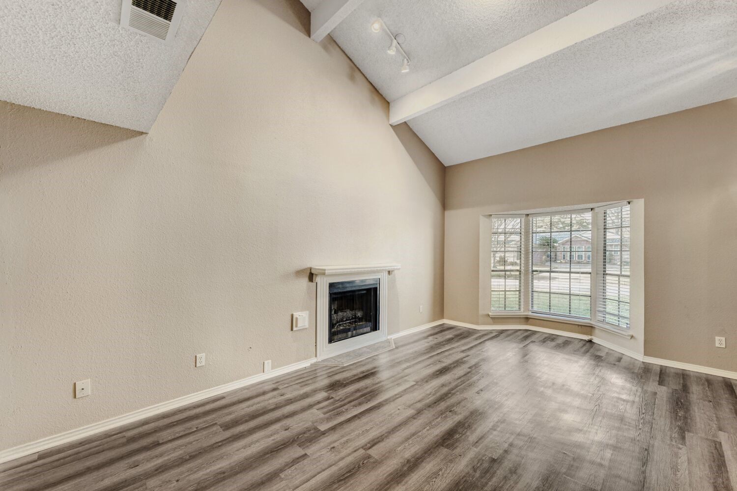 9727 Orangevale Drive Property Photo 2