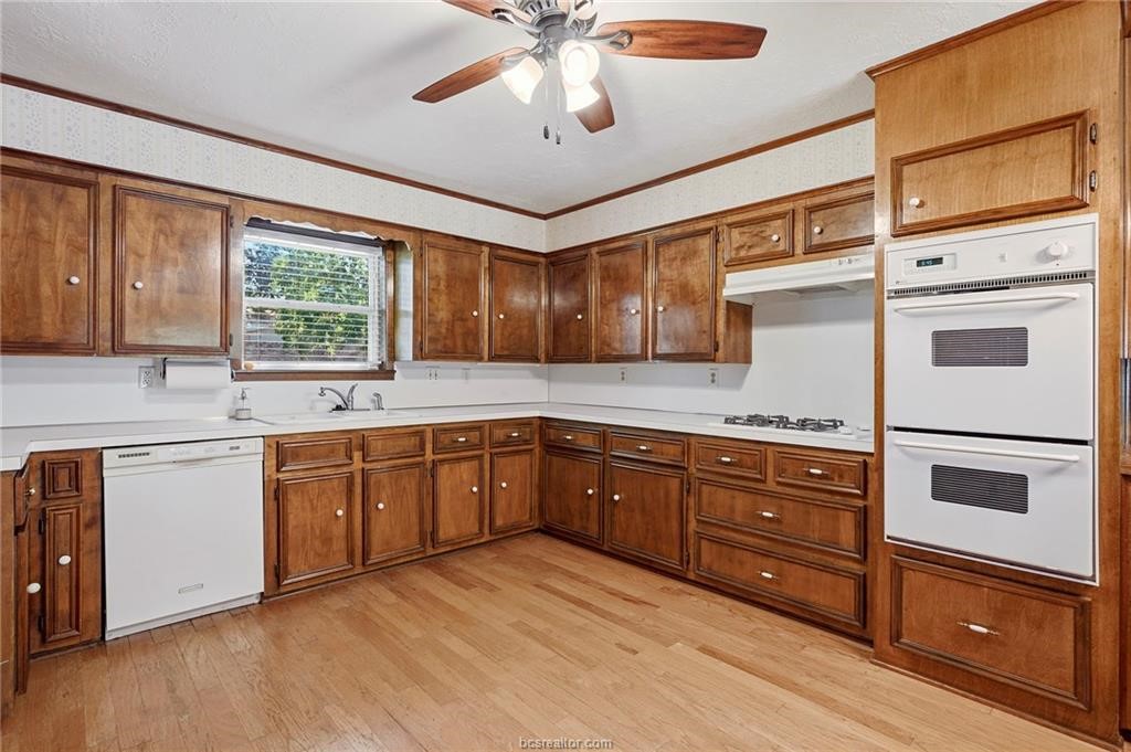 1907 Langford Street Property Photo 4