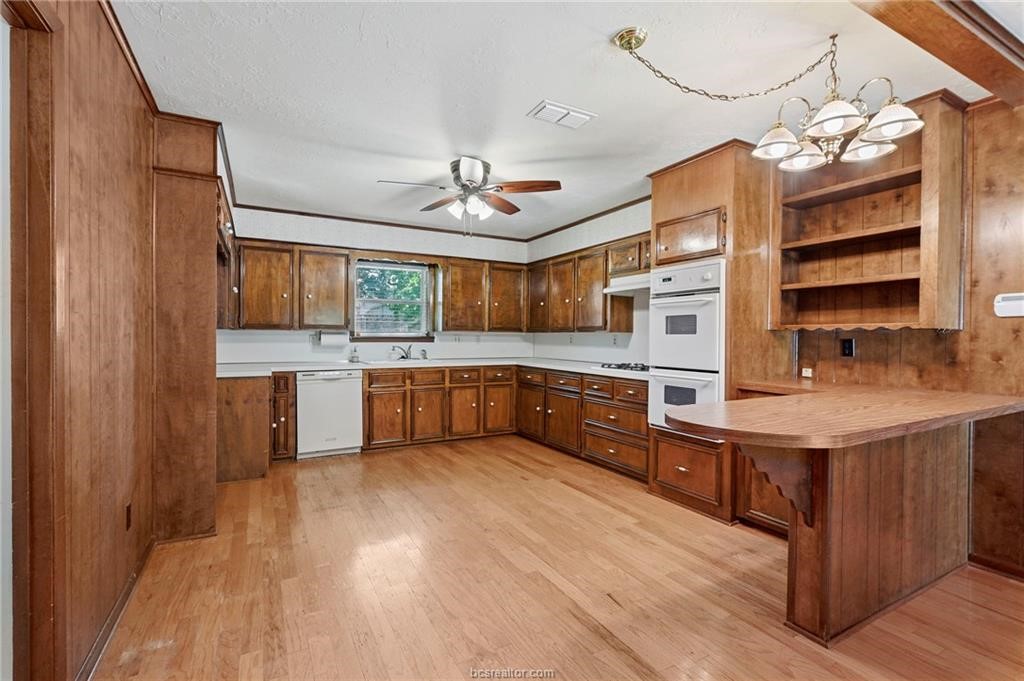 1907 Langford Street Property Photo 8