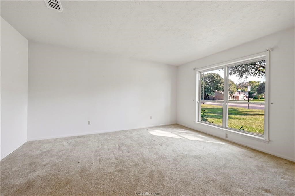 1907 Langford Street Property Photo 12