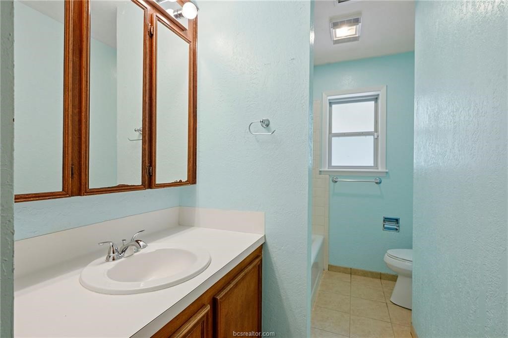 1907 Langford Street Property Photo 16