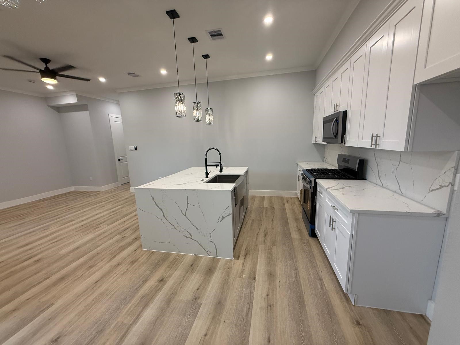 6844 Del Rio Street Property Photo 5