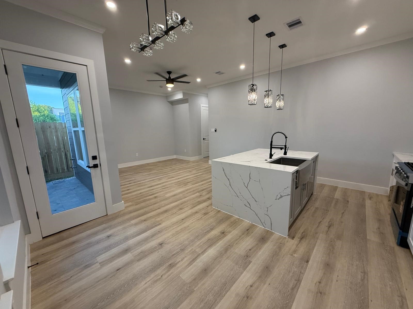 6844 Del Rio Street Property Photo 6