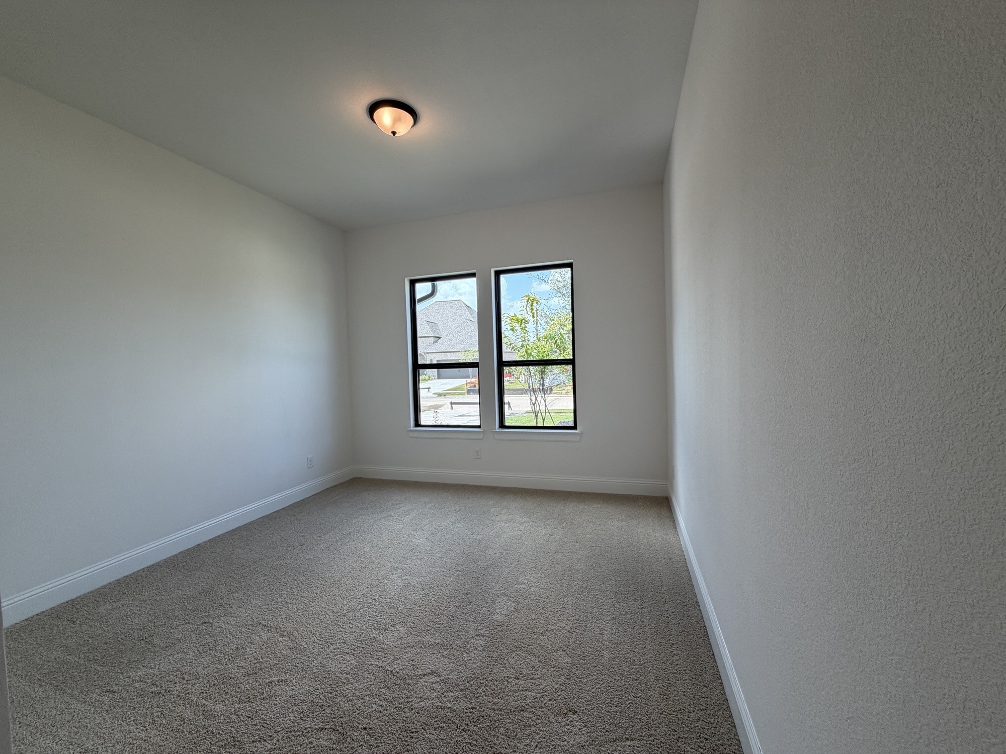 5206 Deer Valley Court Property Photo 4