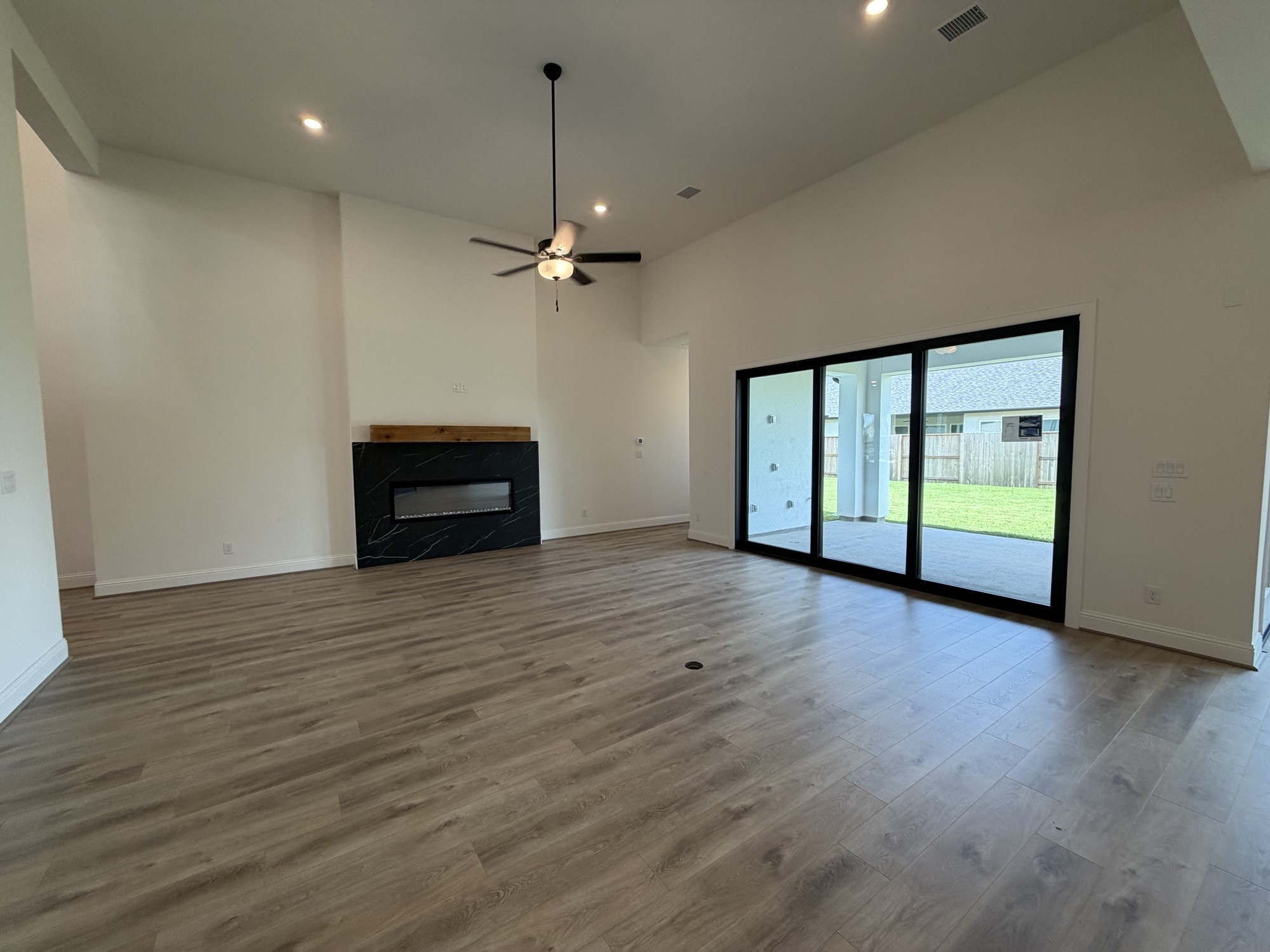 5206 Deer Valley Court Property Photo 7
