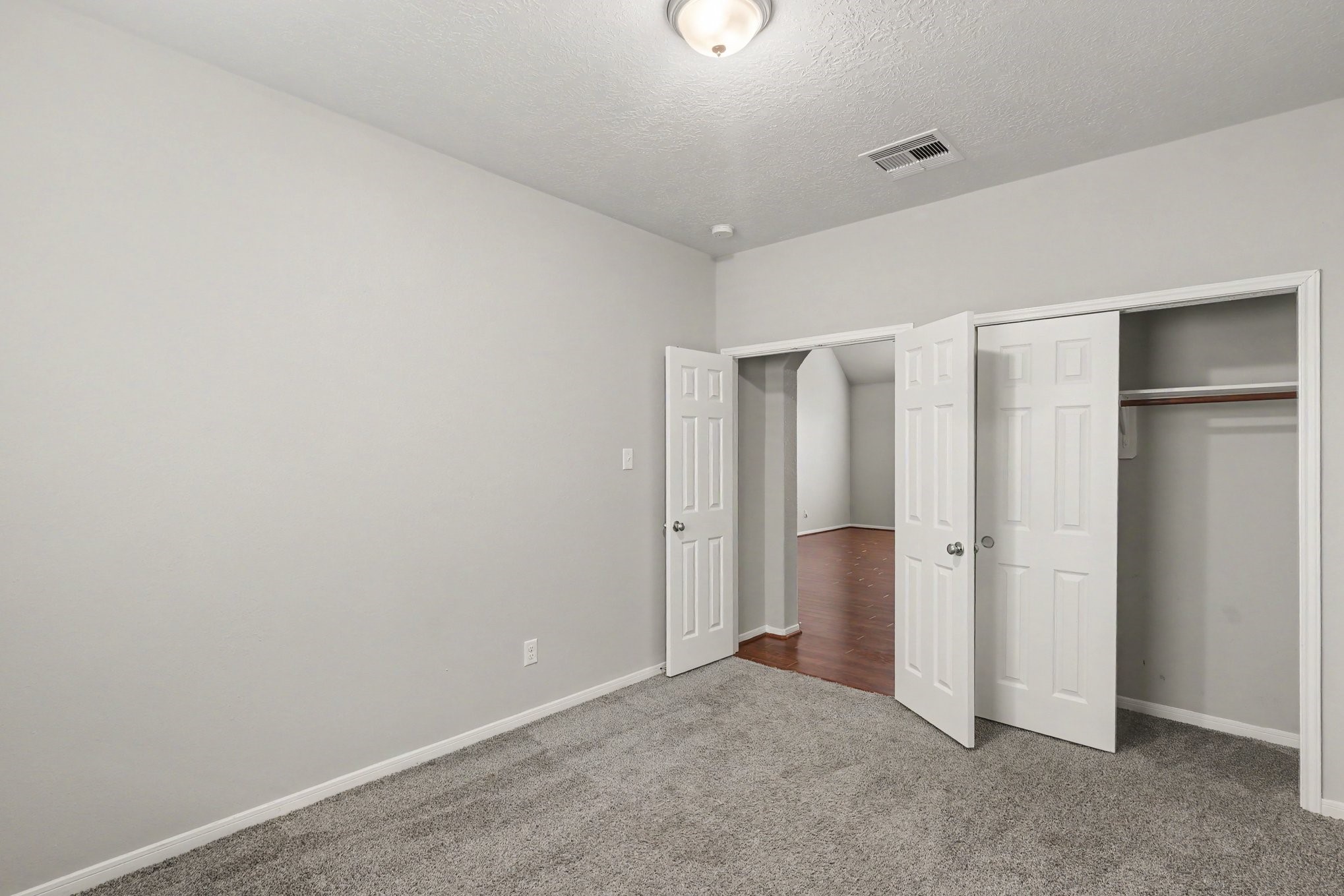 8307 Mandalay Bay Drive Property Photo 14