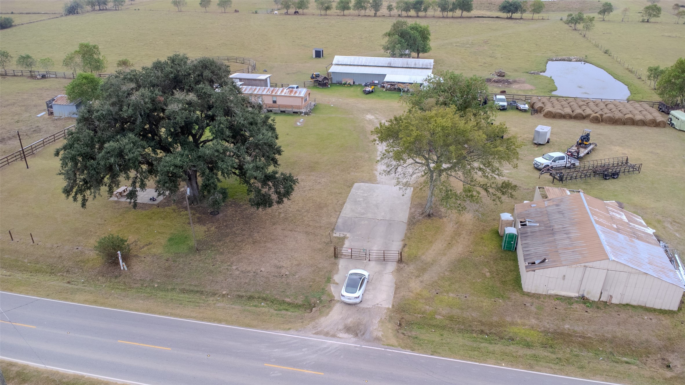 26539 Beckendorff Road Property Photo 3