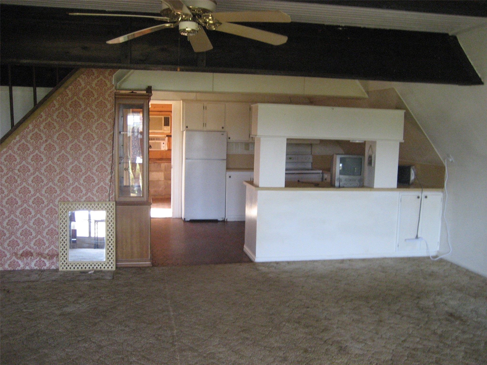 112 Hilltop Drive Property Photo 7