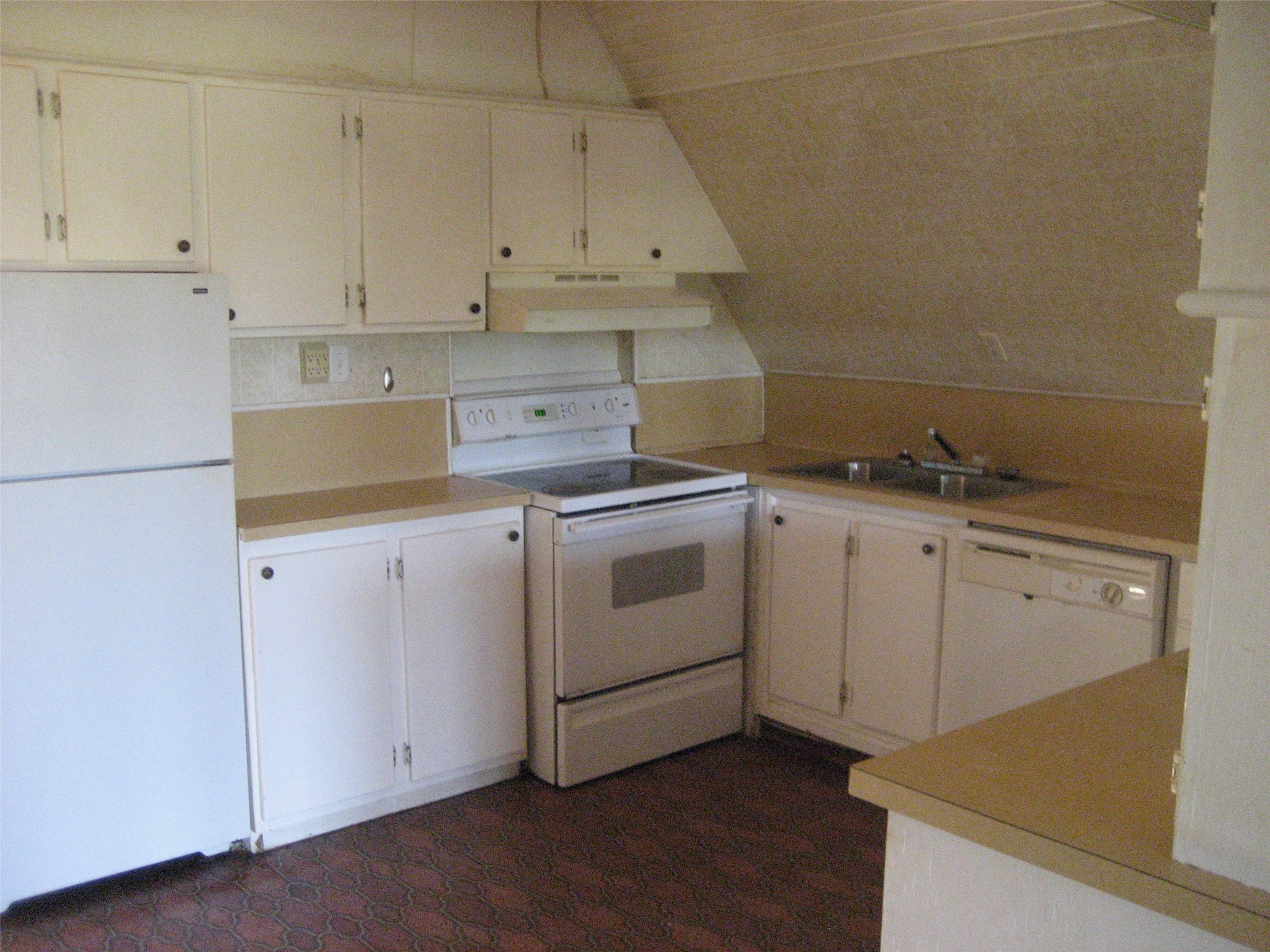 112 Hilltop Drive Property Photo 9