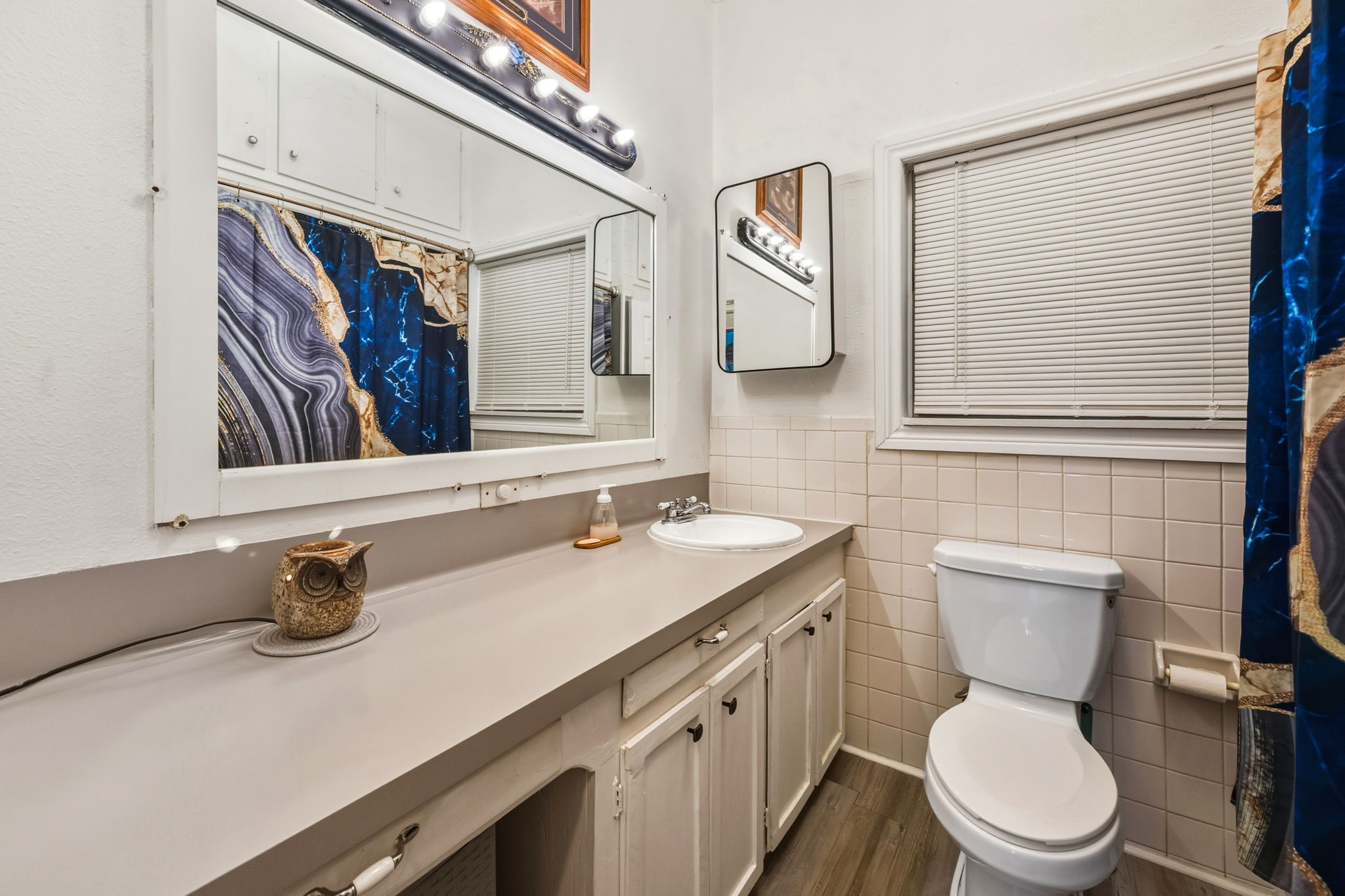 945 N Travis Street Property Photo 15
