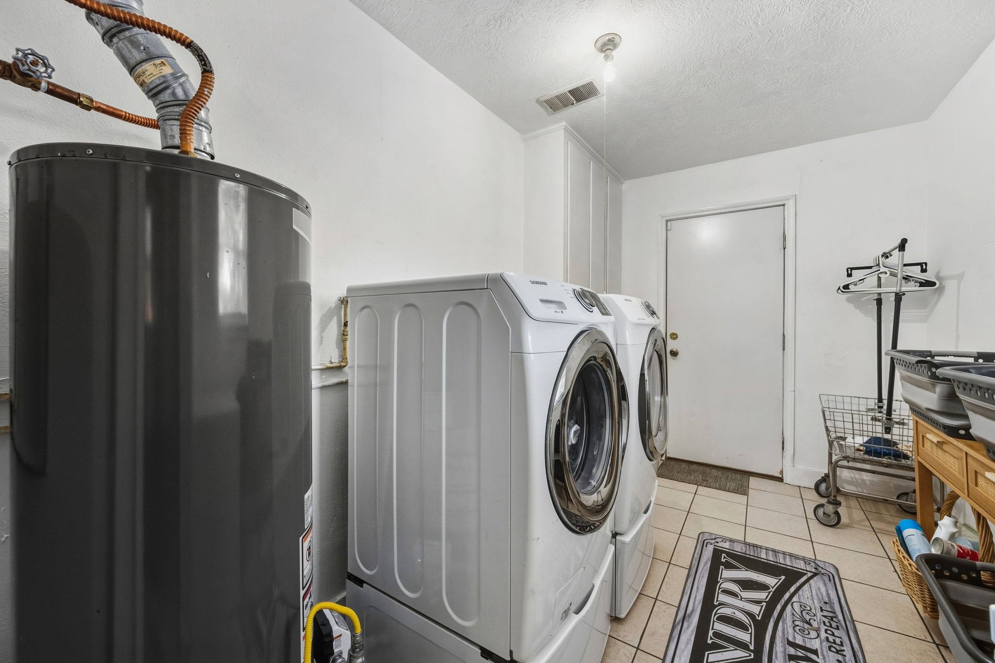 945 N Travis Street Property Photo 18