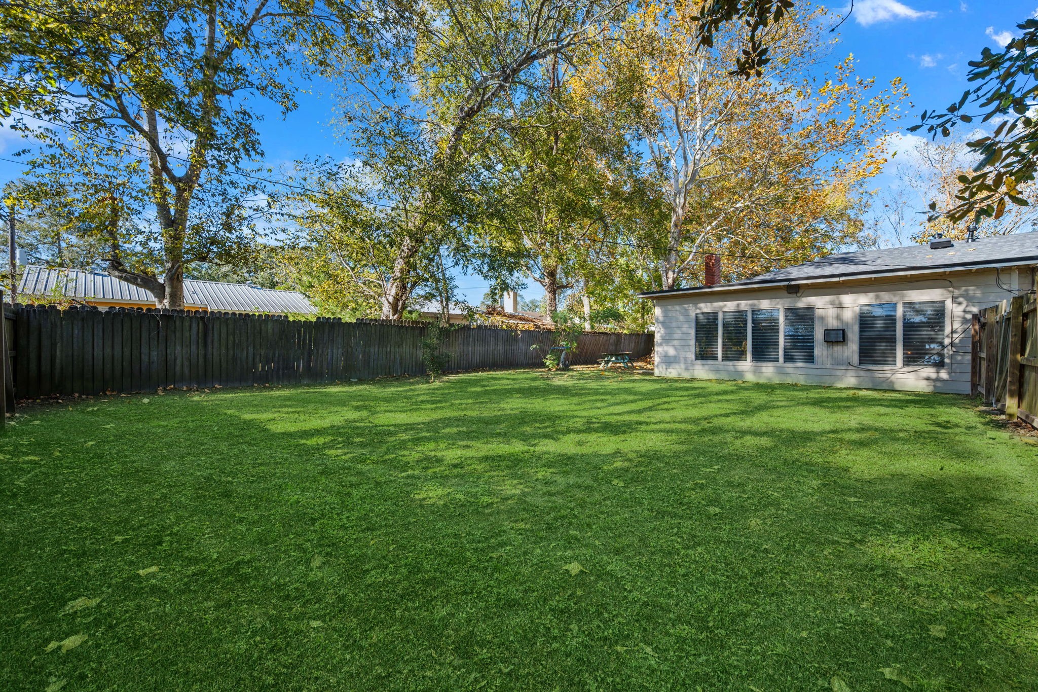 945 N Travis Street Property Photo 20
