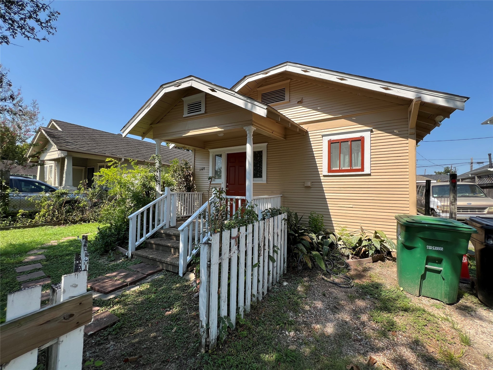 1109 Walton Street Property Photo 1