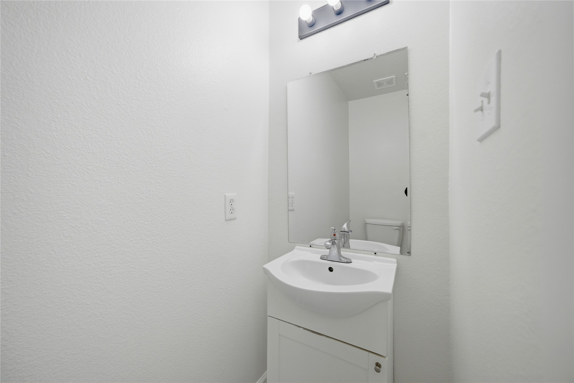 26872 Wellington Court Property Photo 4