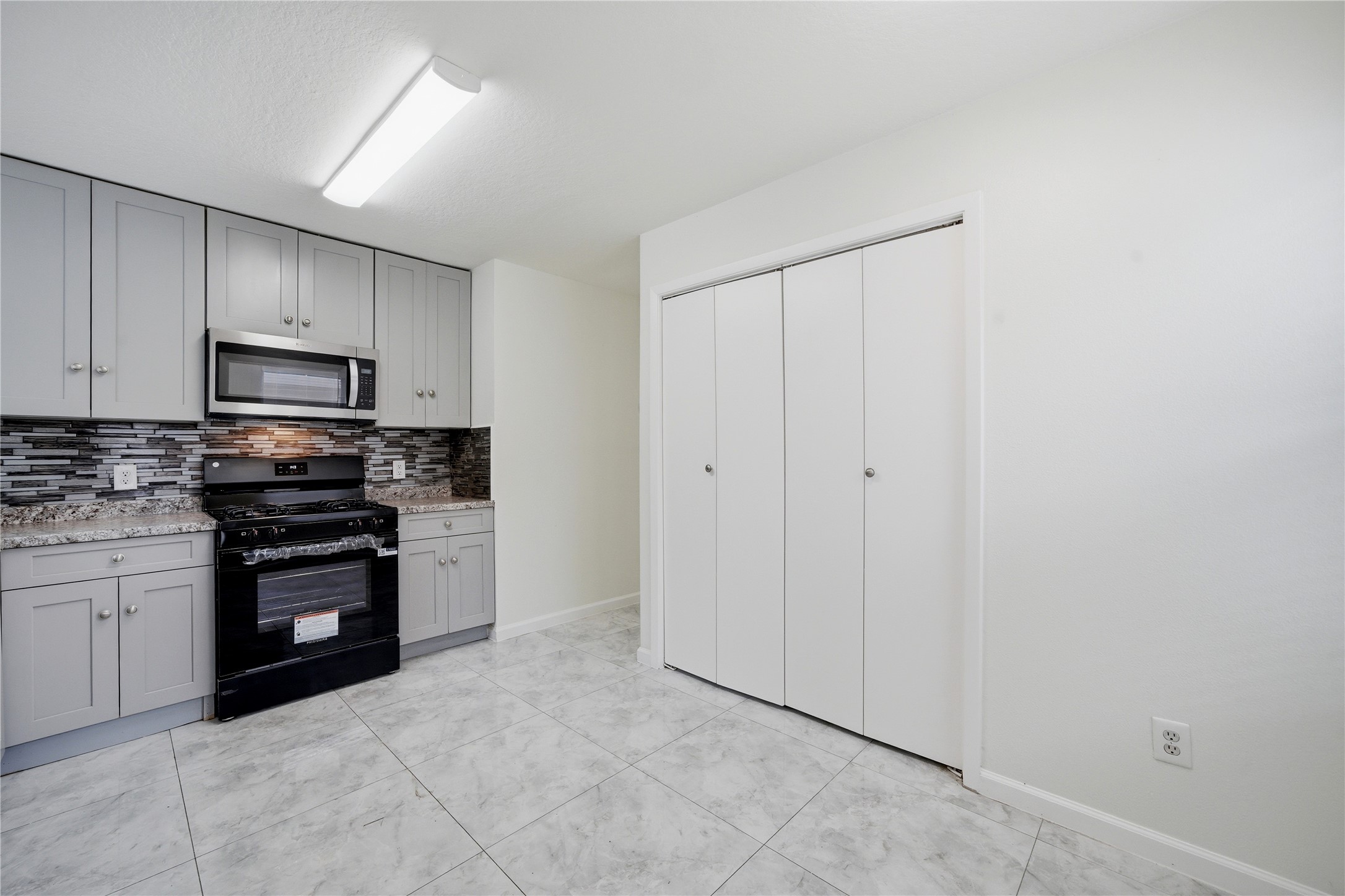 26872 Wellington Court Property Photo 15