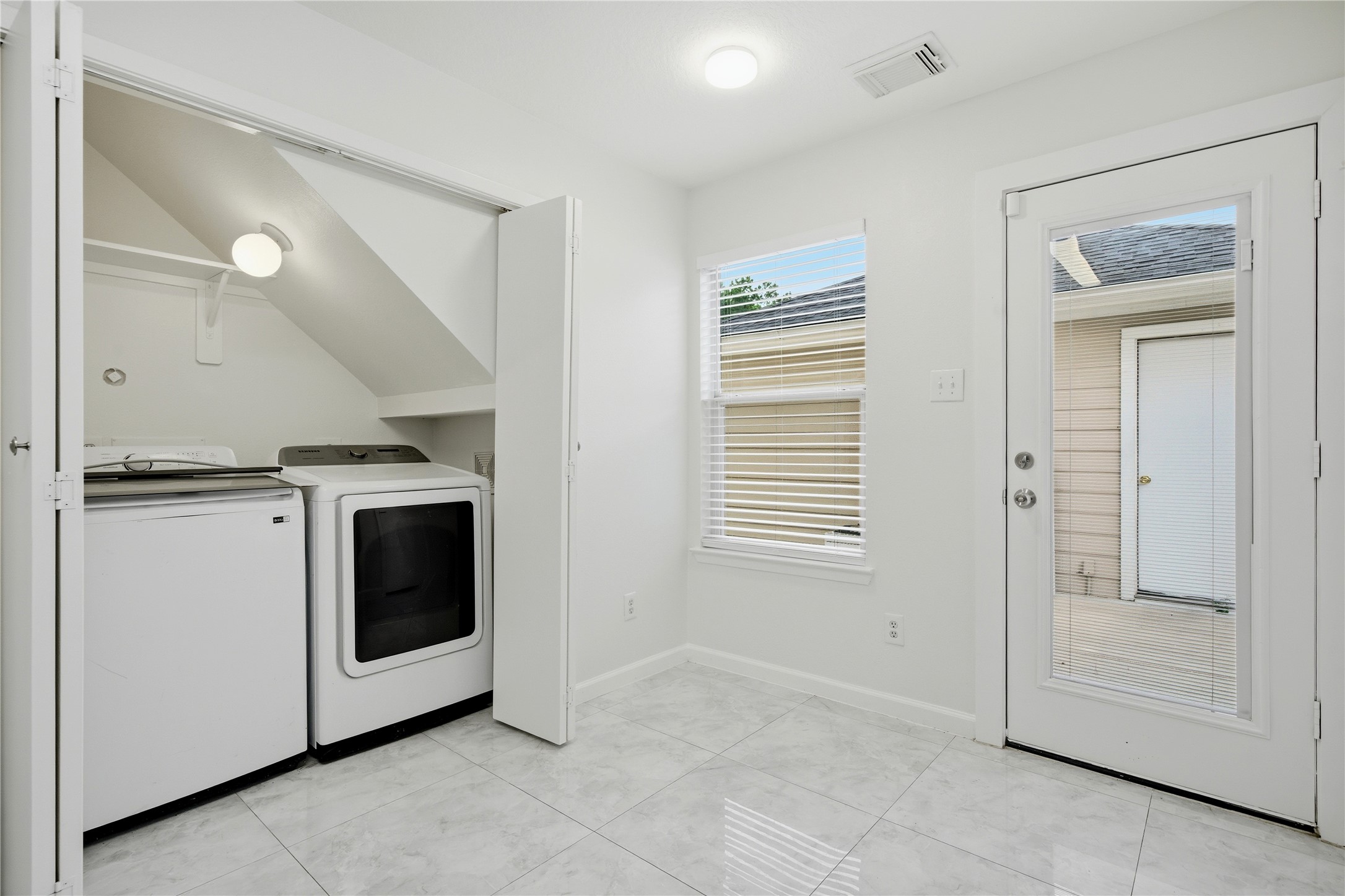 26872 Wellington Court Property Photo 16