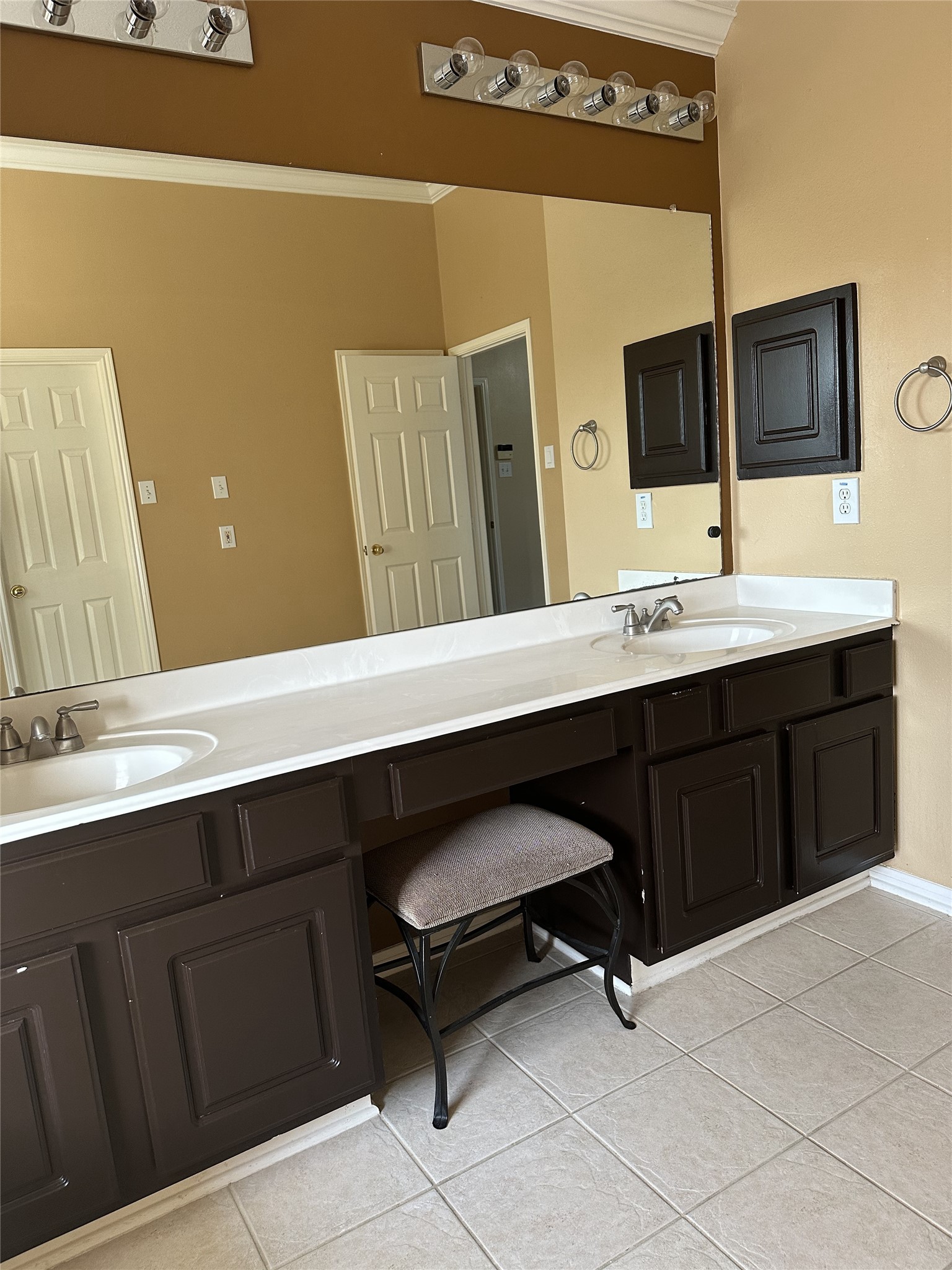 23806 Allingham Ln Property Photo 7