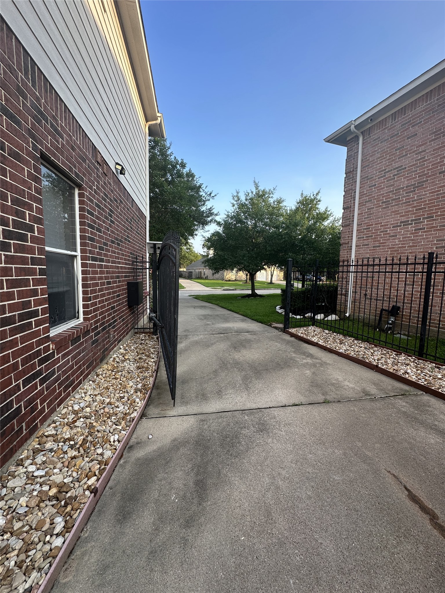 23806 Allingham Ln Property Photo 27