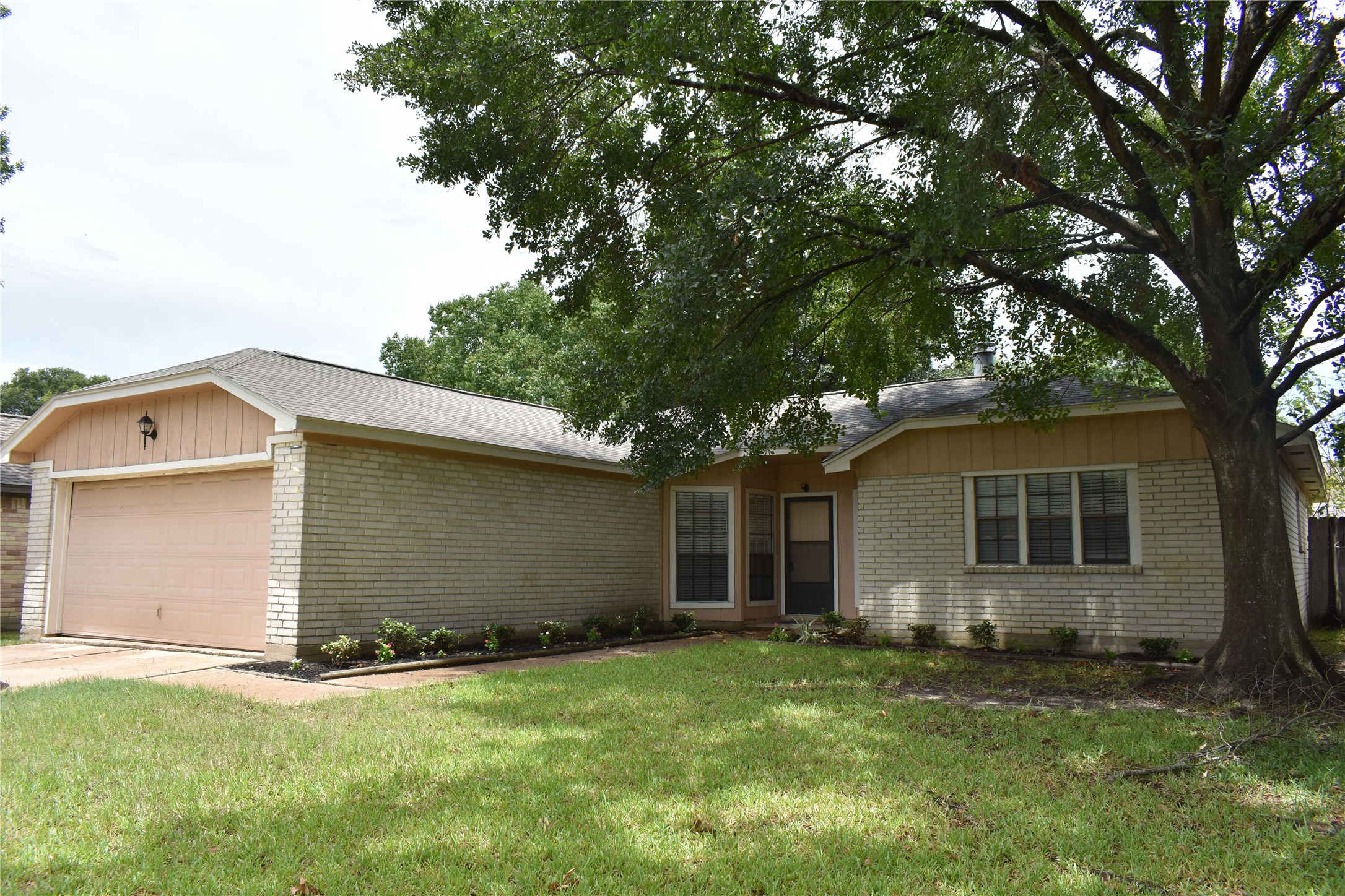 16838 Markridge Drive Property Photo 2