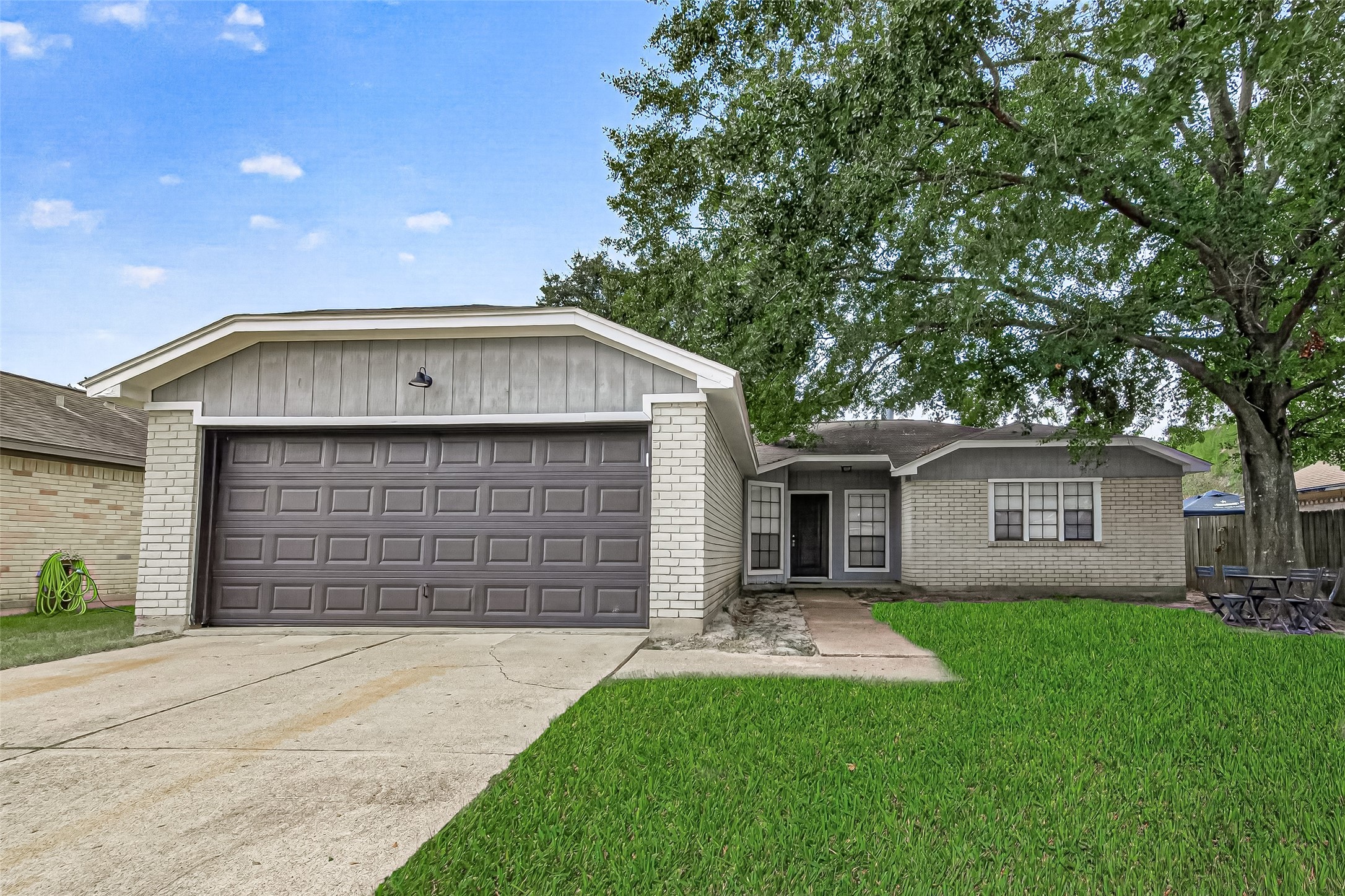 16838 Markridge Drive Property Photo 2