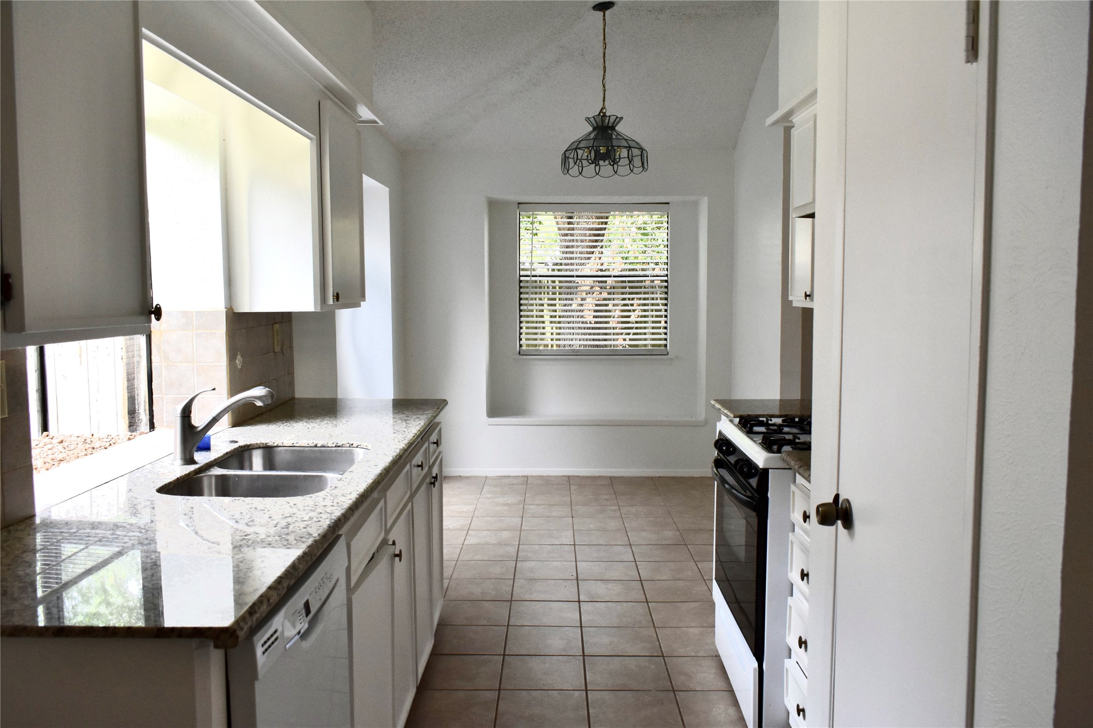 16838 Markridge Drive Property Photo 10