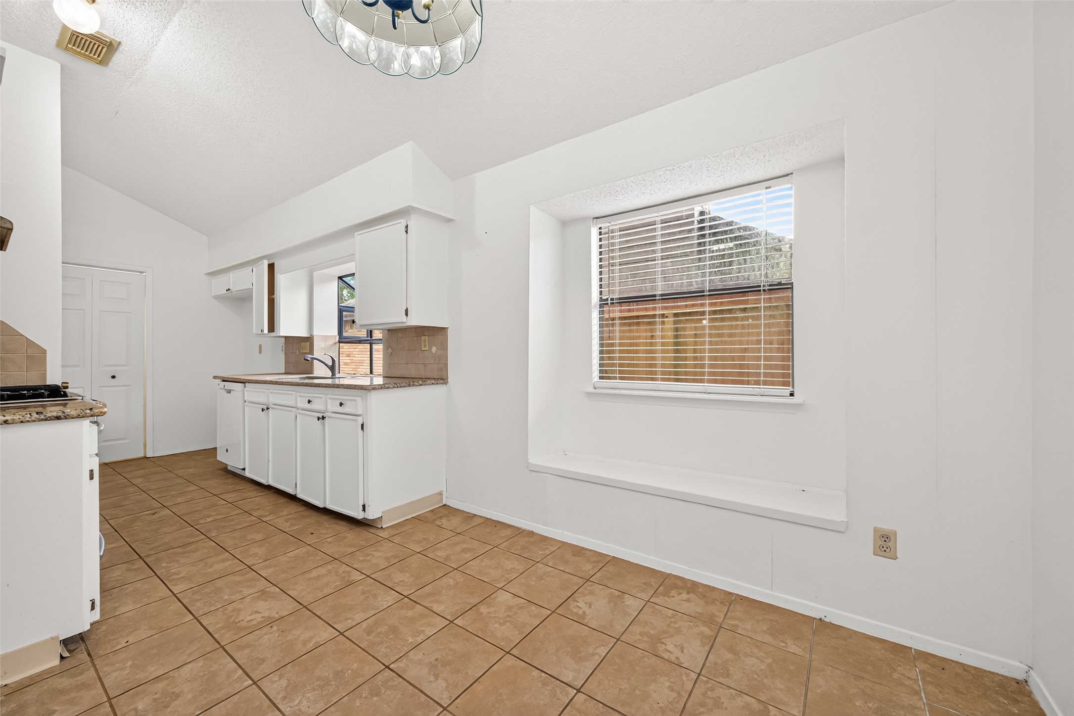 16838 Markridge Drive Property Photo 11