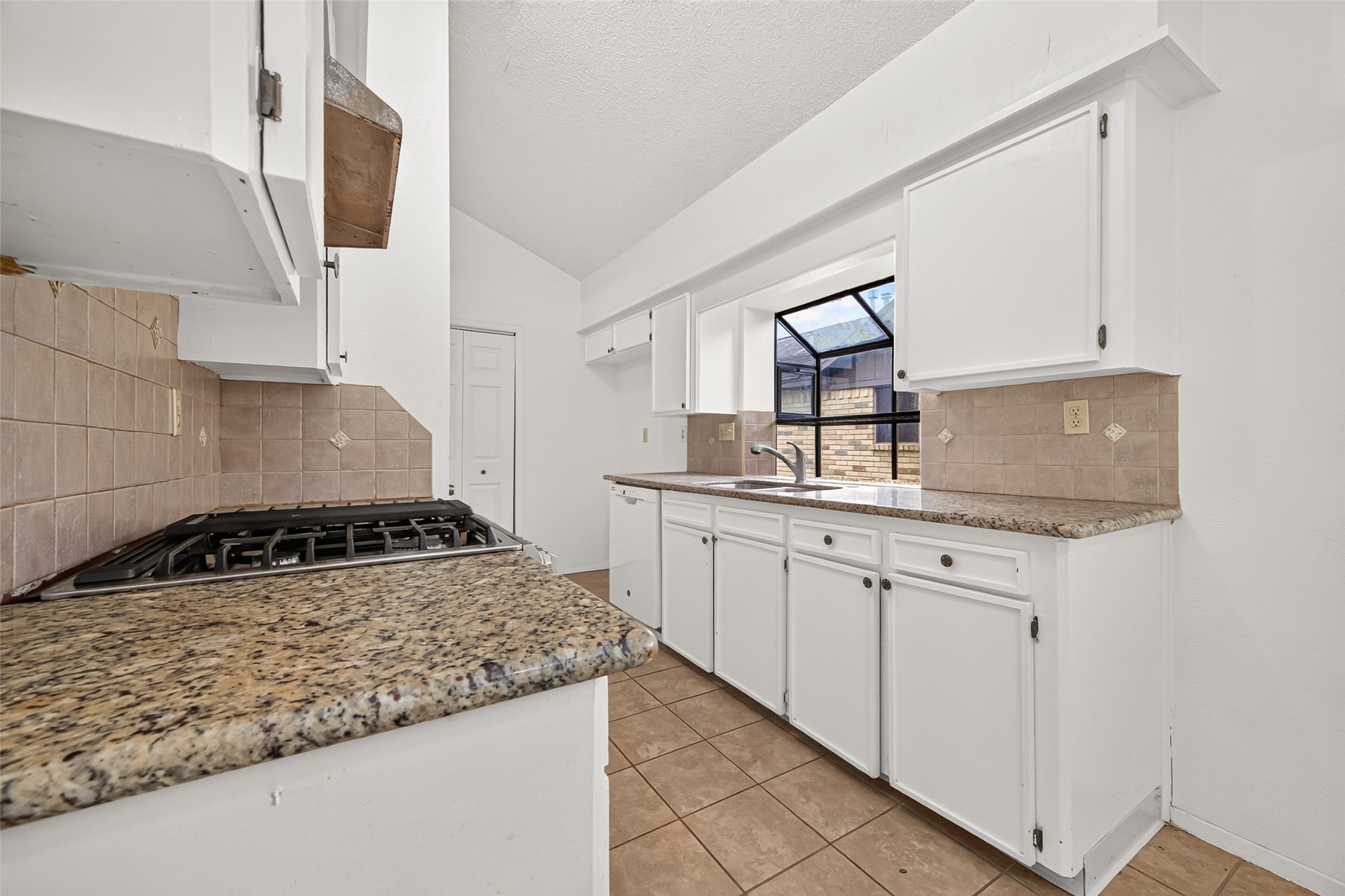 16838 Markridge Drive Property Photo 14