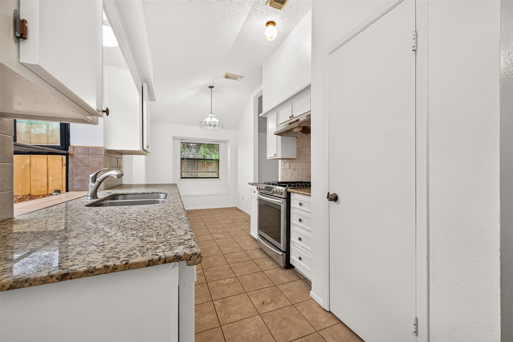 16838 Markridge Drive Property Photo 20