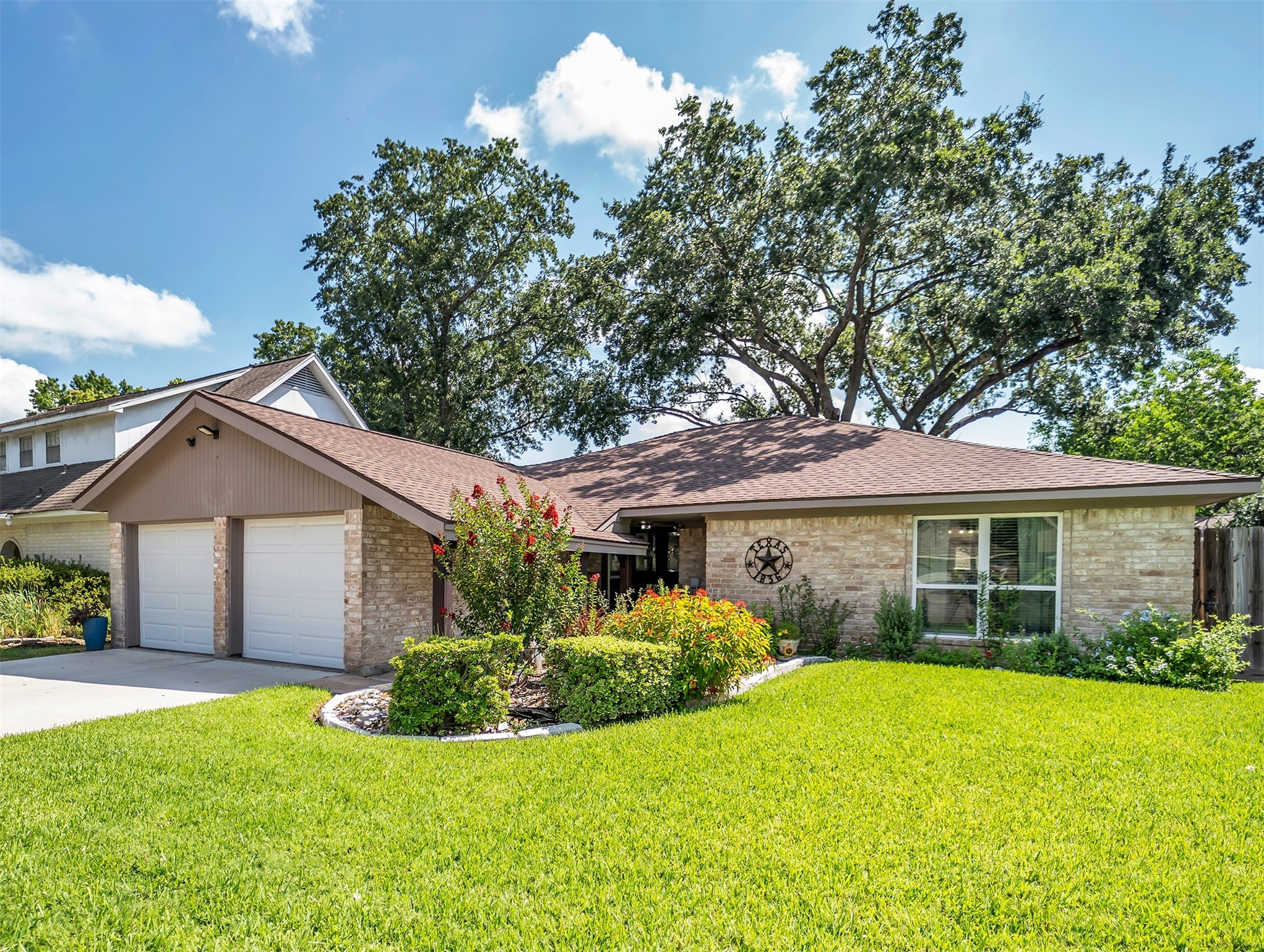 16222 Green Shade Drive Property Photo 1