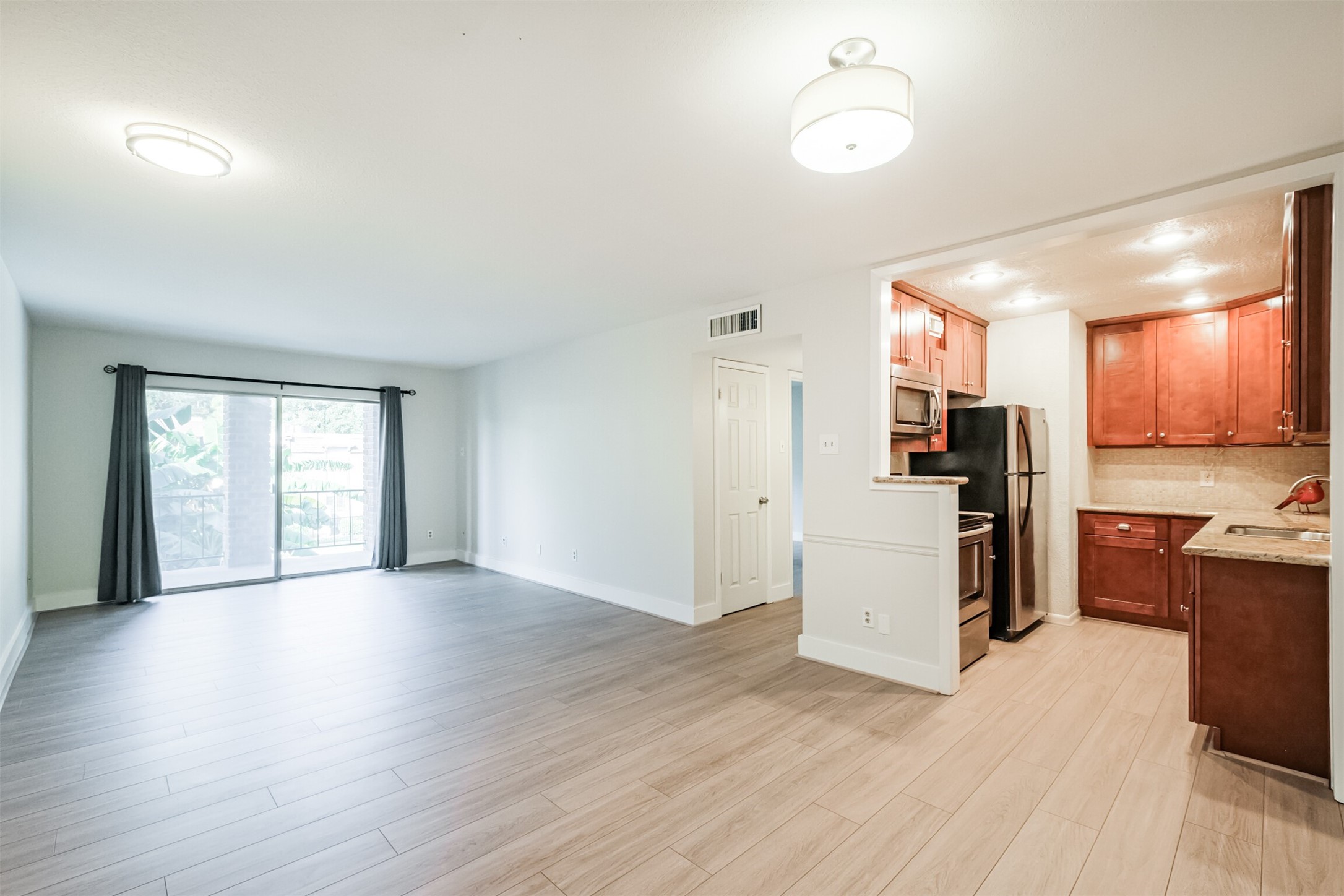 7575 Katy Freeway 143 Property Photo 1