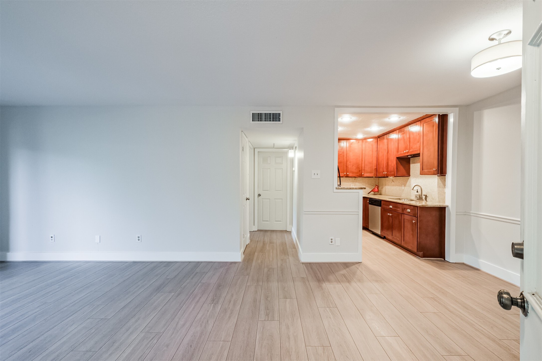 7575 Katy Freeway 143 Property Photo 6