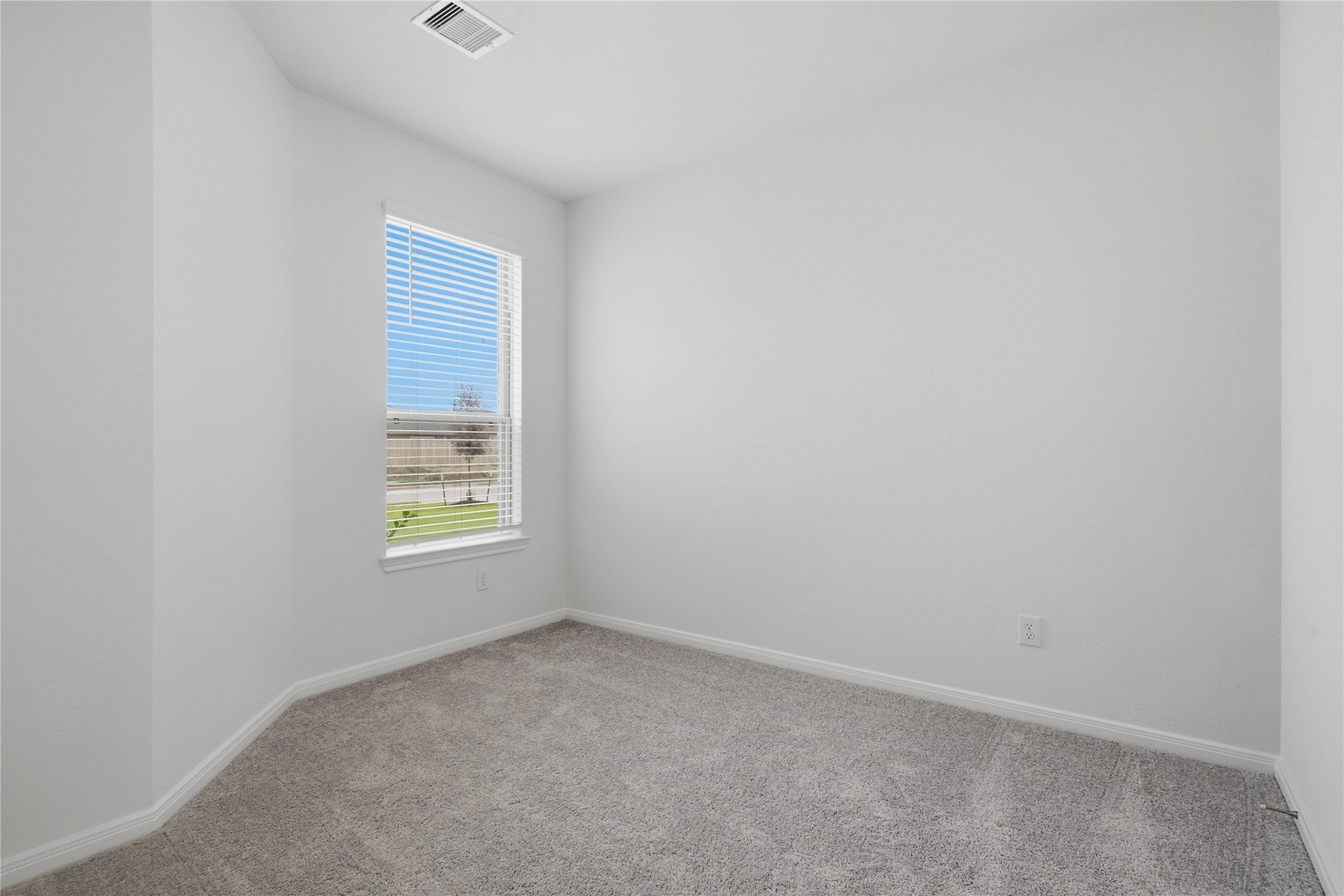 1526 Valley Creek Drive Property Photo 9