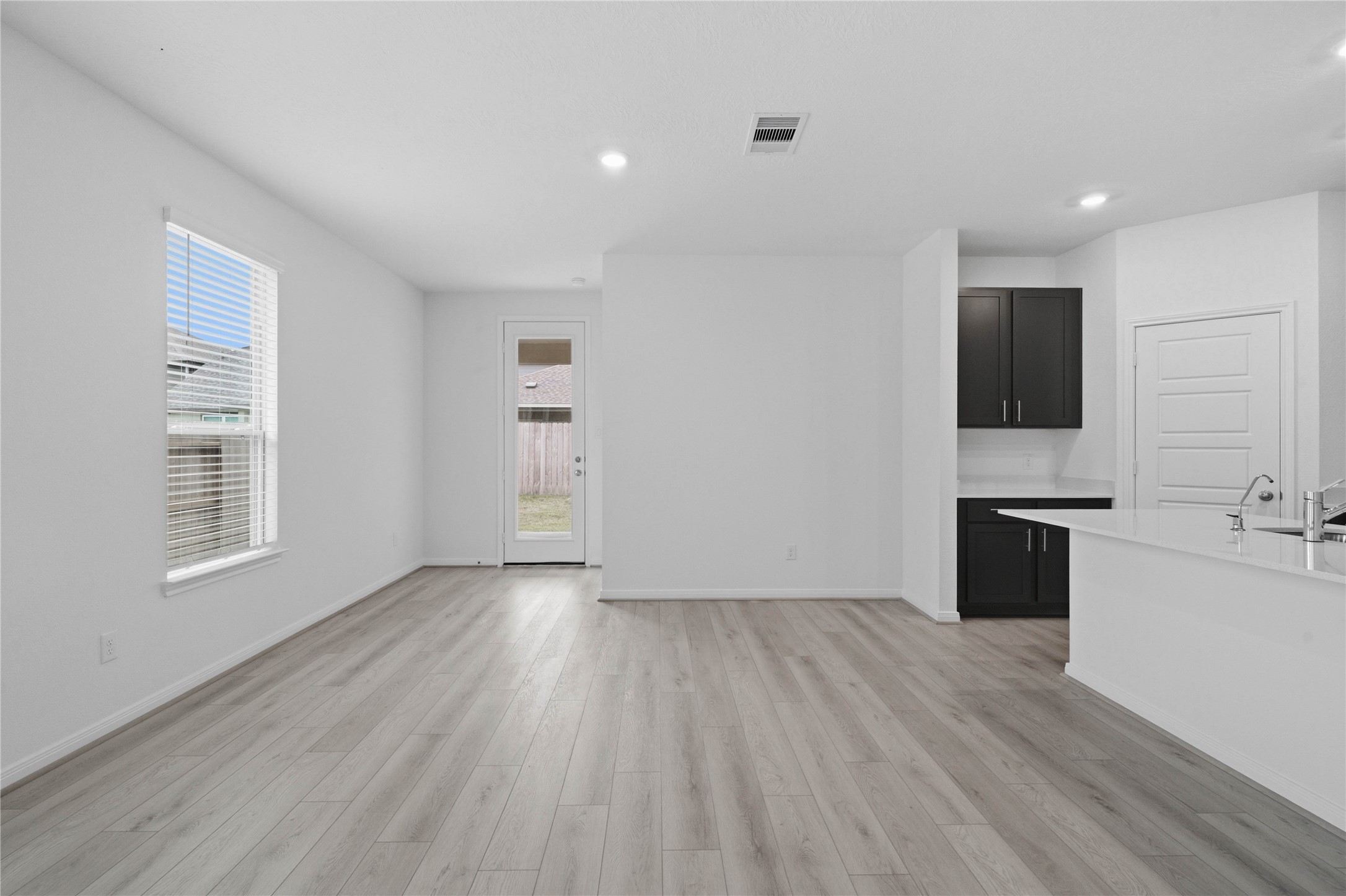 1526 Valley Creek Drive Property Photo 12