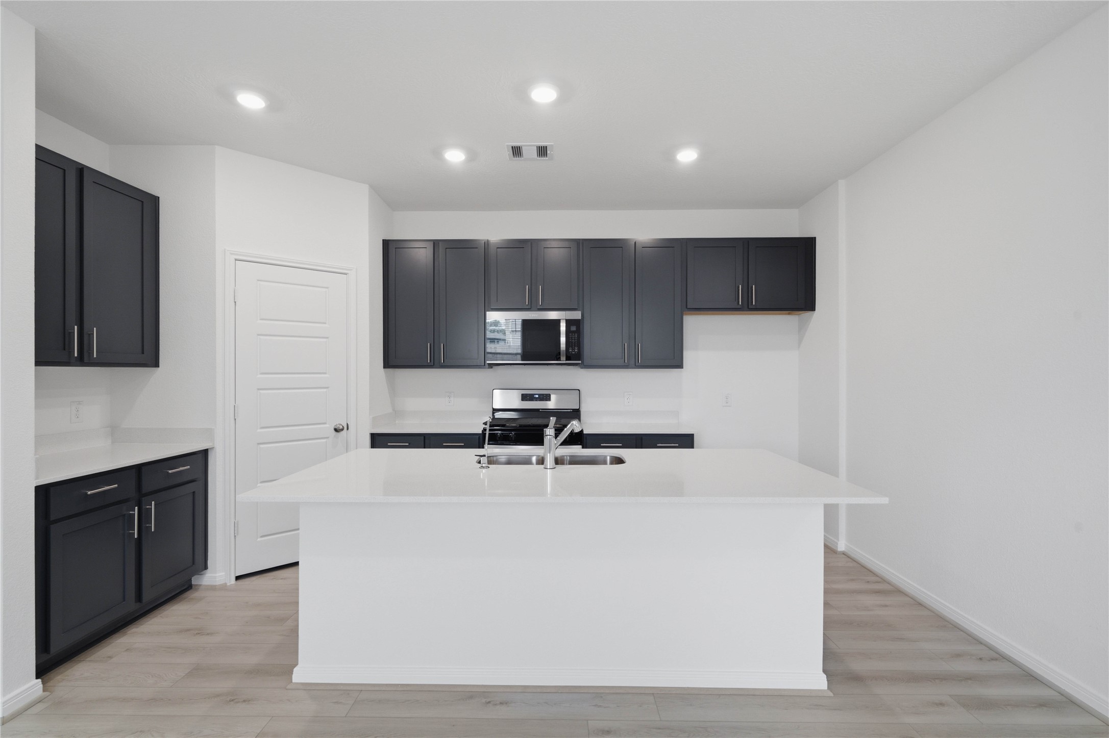 1526 Valley Creek Drive Property Photo 13