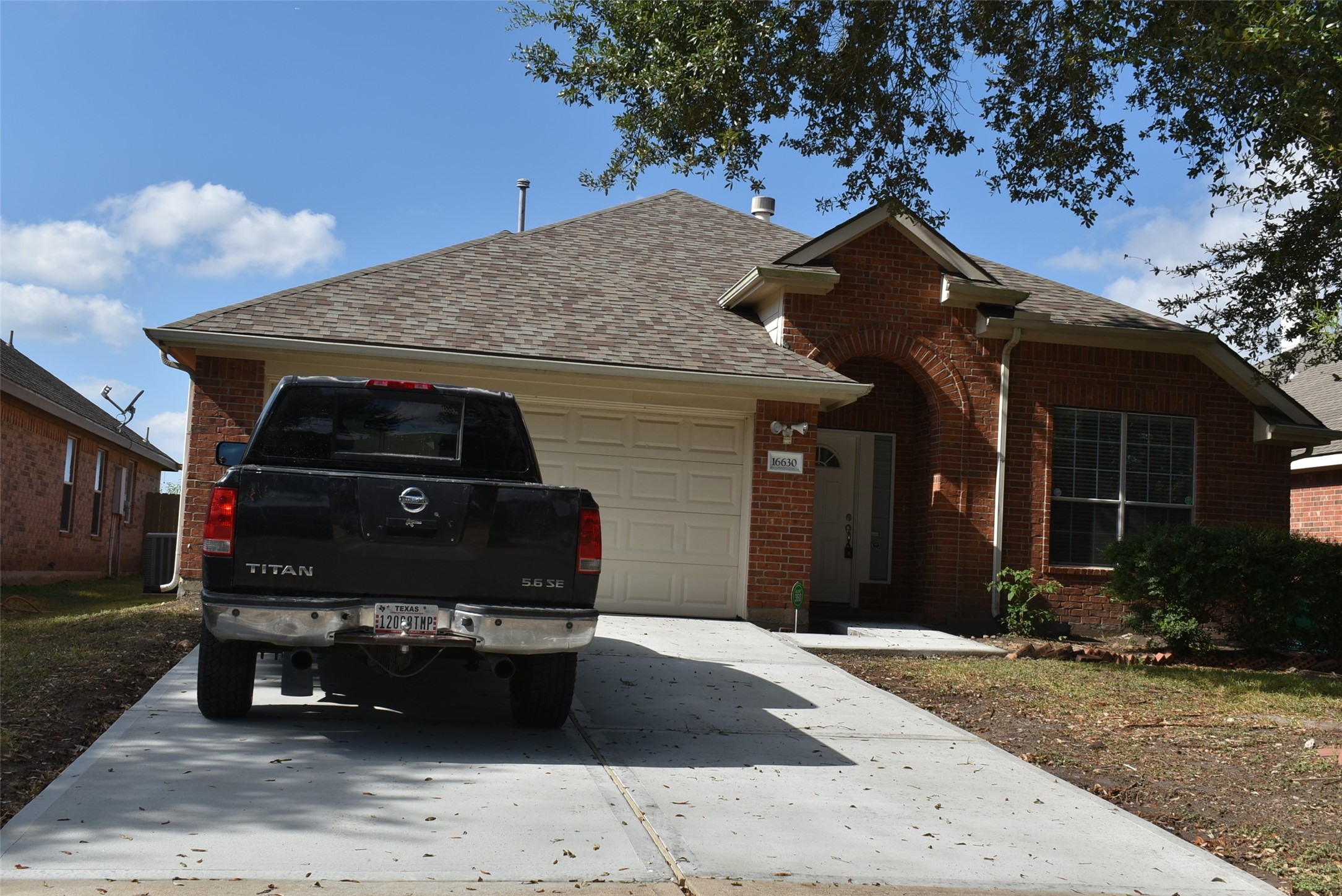 16630 Great Oaks Glen Drive Property Photo 1