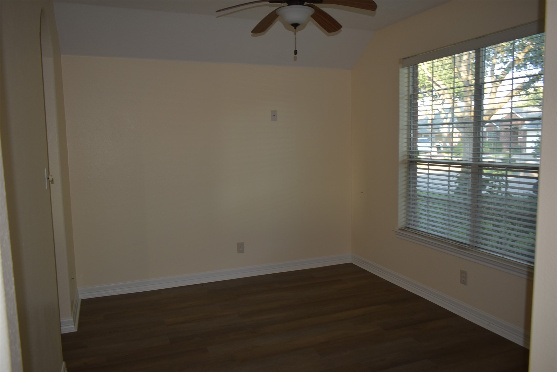 16630 Great Oaks Glen Drive Property Photo 8