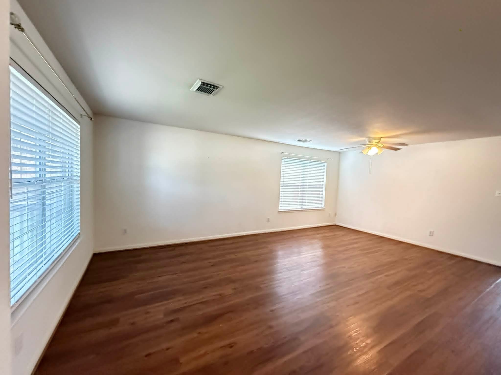 4710 Meadowthorn Court Property Photo 3
