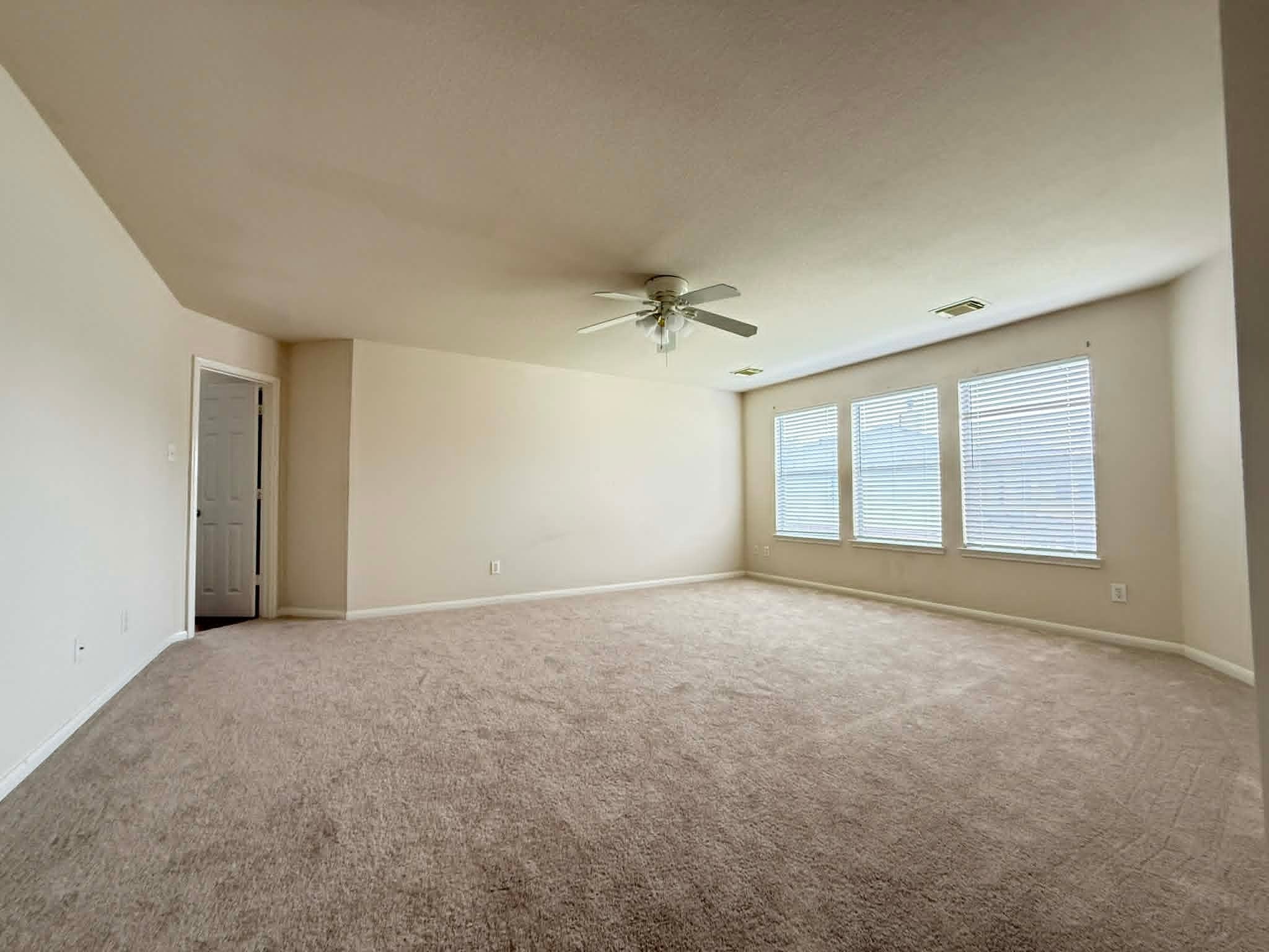 4710 Meadowthorn Court Property Photo 7