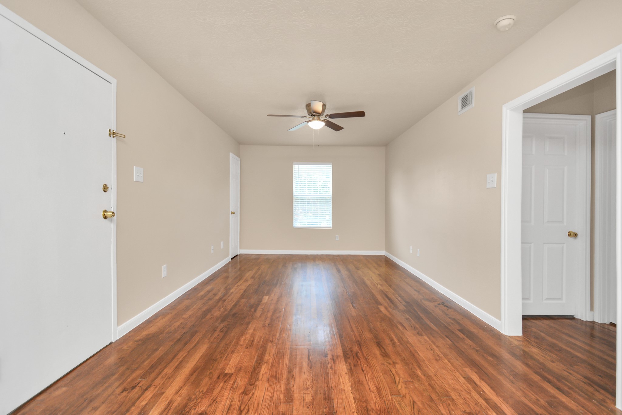 500 W Pitts Avenue 302 Property Photo 6