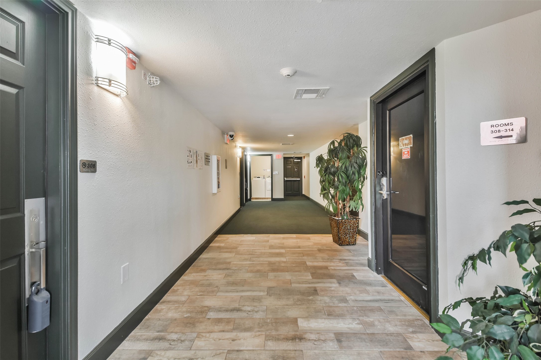 1025 Swanson Street 308 Property Photo 6