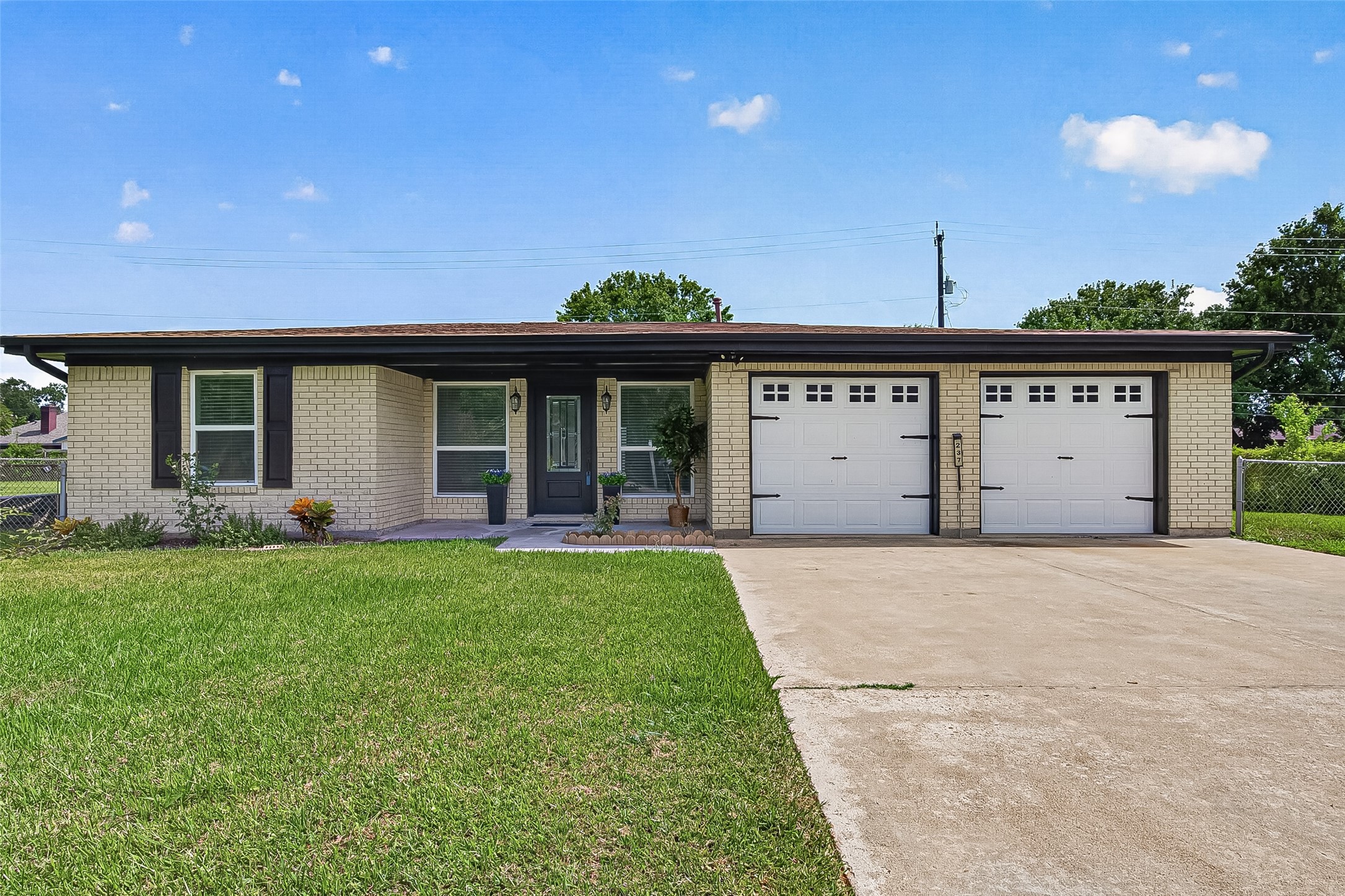 237 Burkett Street Property Photo 42