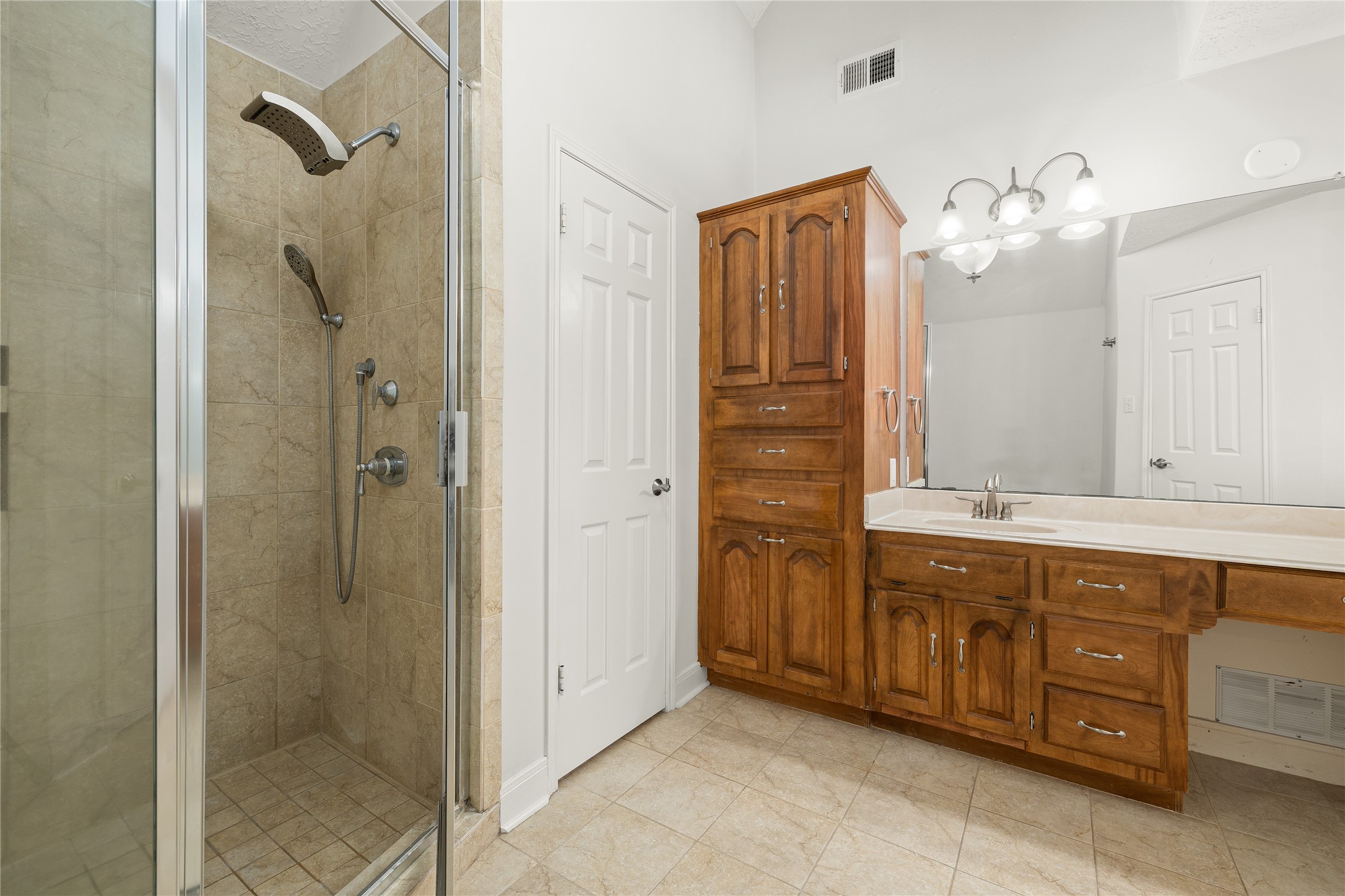 8007 Suspiro Drive Property Photo 15