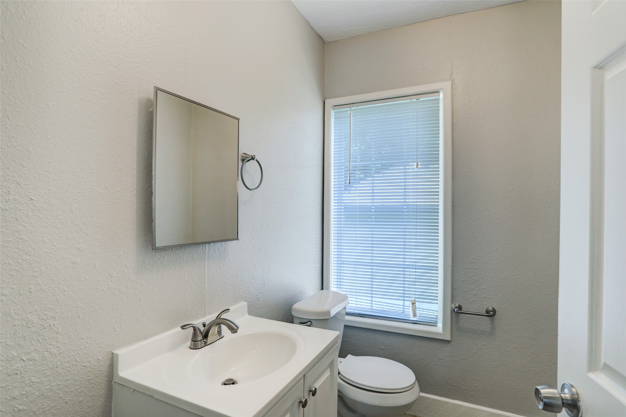 523 E Mulberry Street Property Photo 7