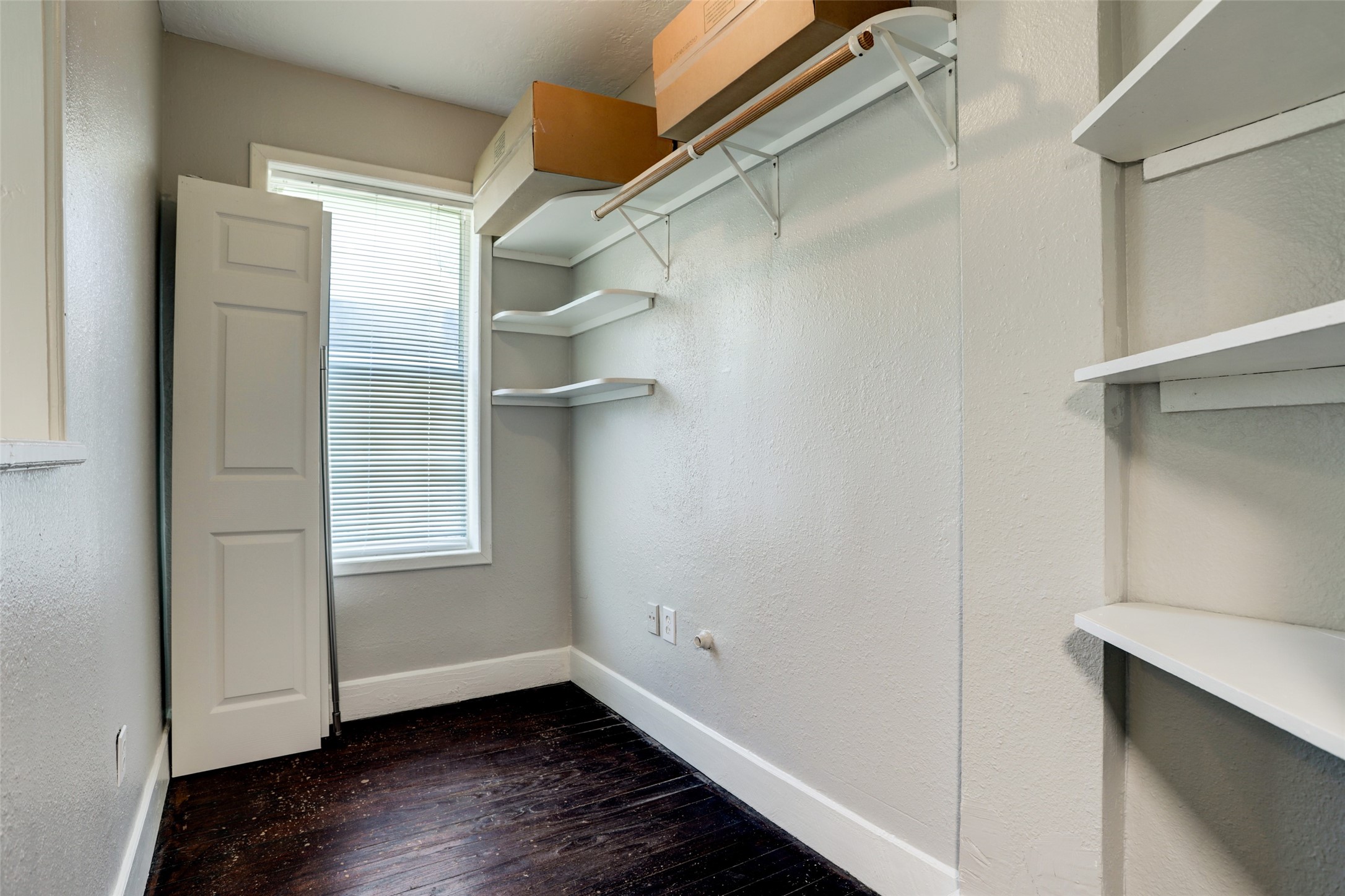 523 E Mulberry Street Property Photo 10