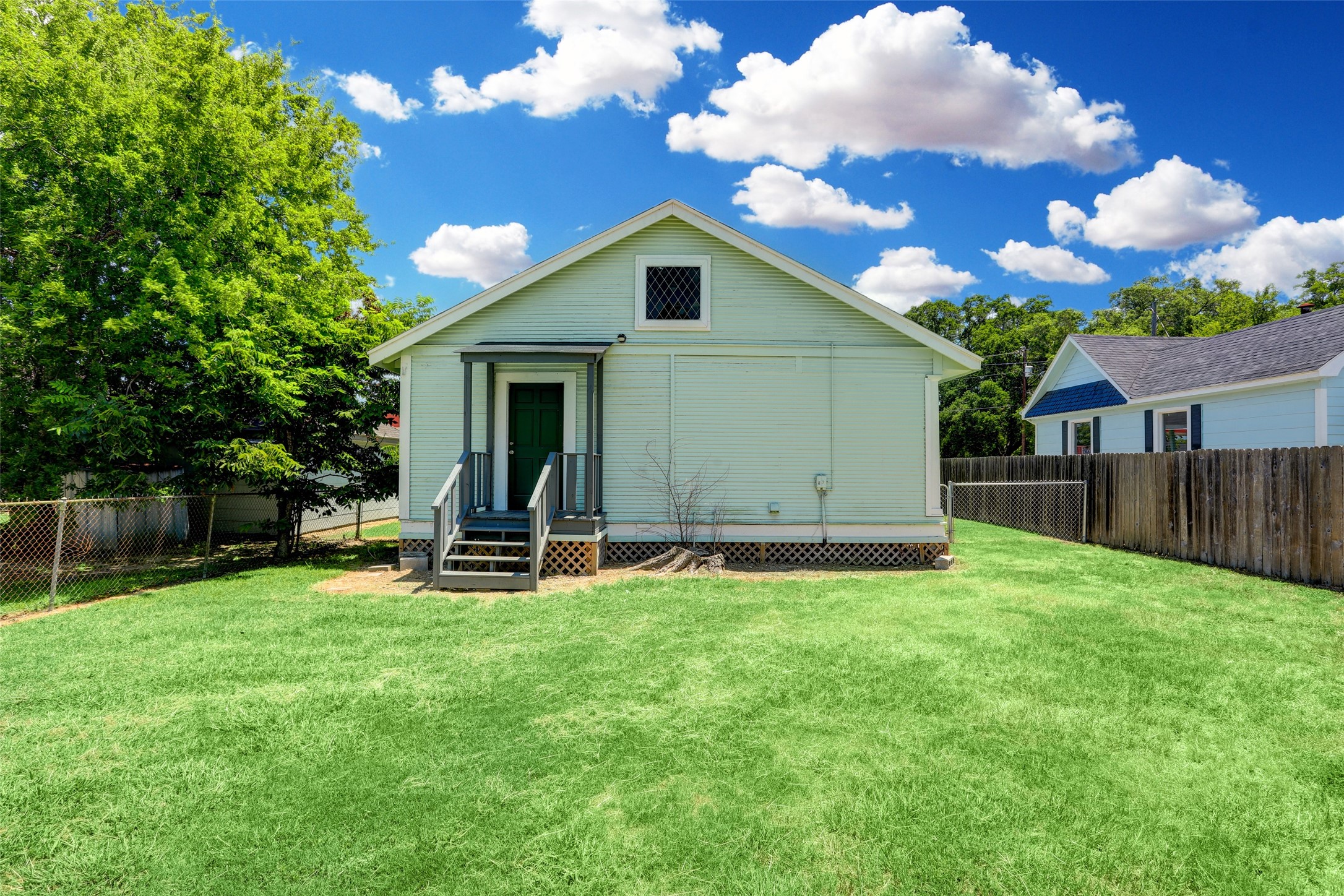 523 E Mulberry Street Property Photo 13