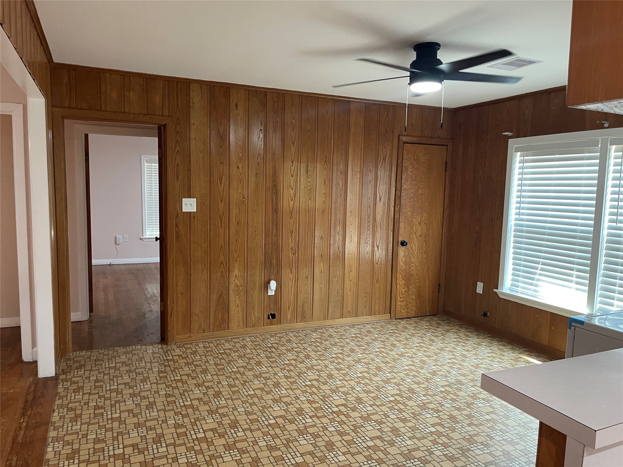 21882 Russell Drive B Property Photo 4