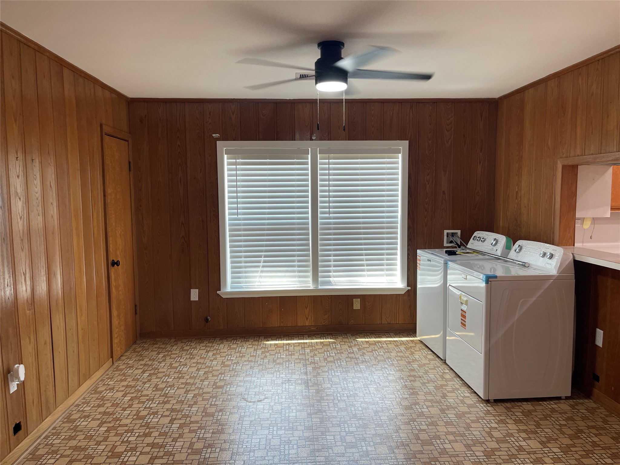 21882 Russell Drive B Property Photo 6